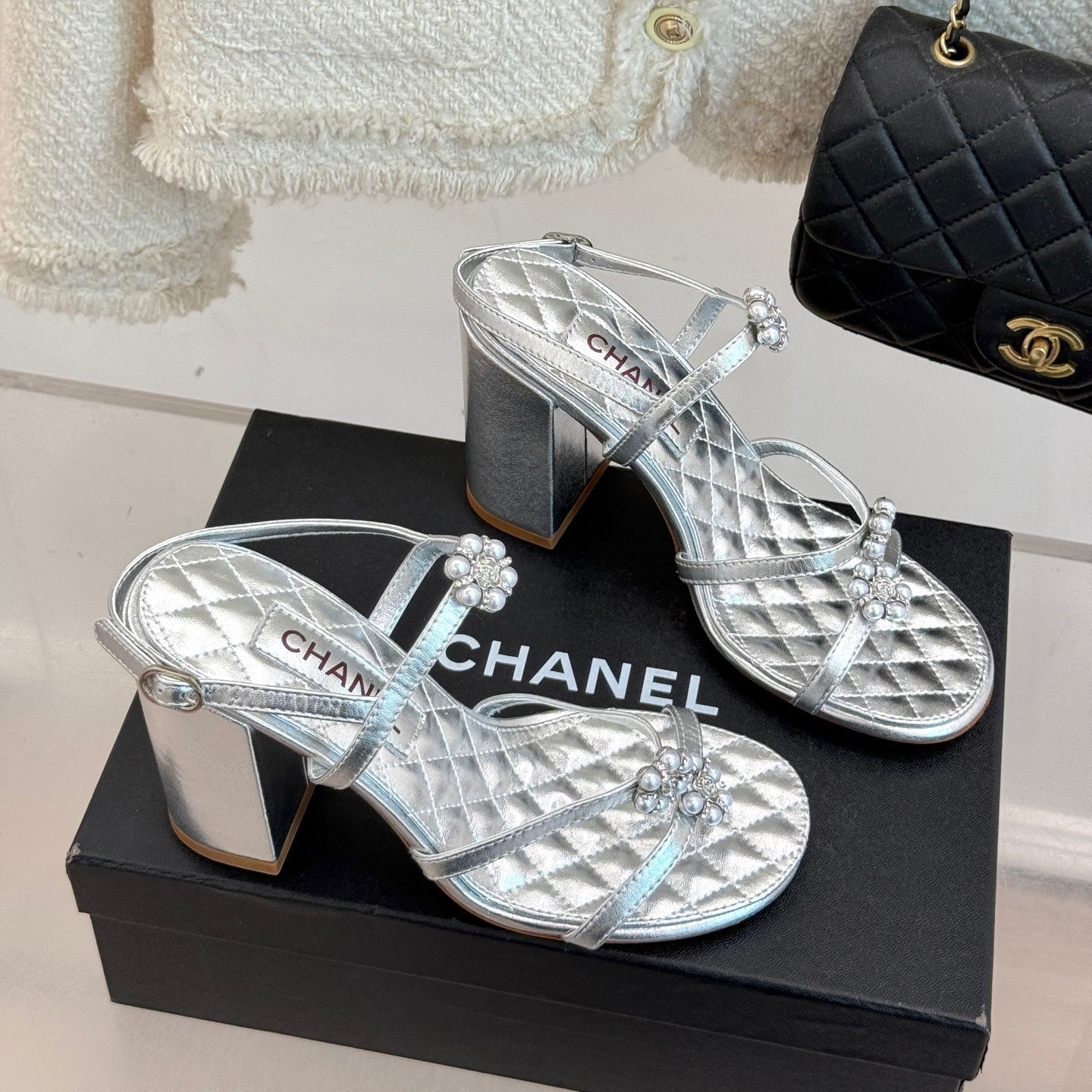 HIGH HEELS SANDAL IN SILVER LAMBSKIN PEARL FLOWERS - 35