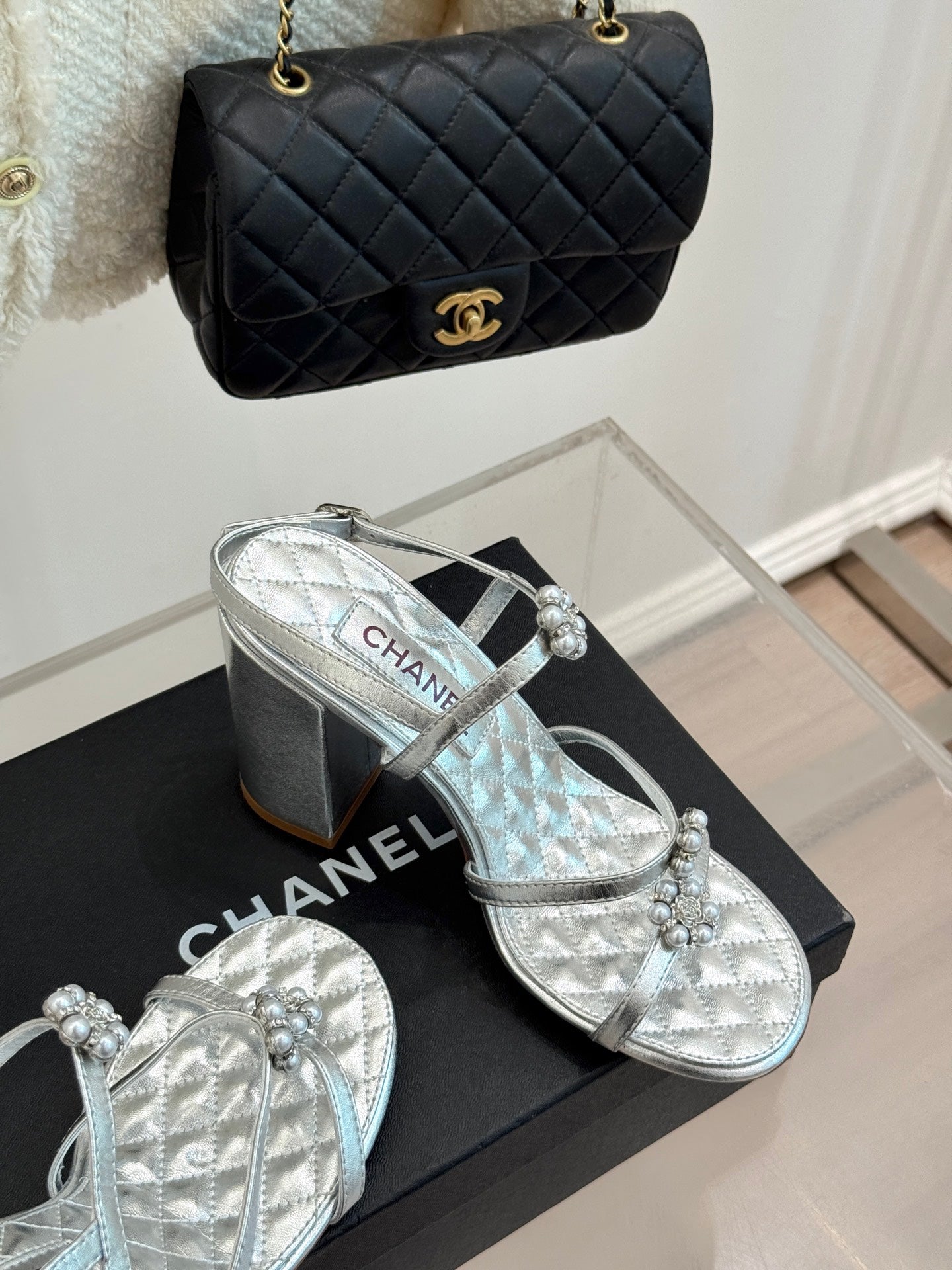 HIGH HEELS SANDAL IN SILVER LAMBSKIN PEARL FLOWERS - 35