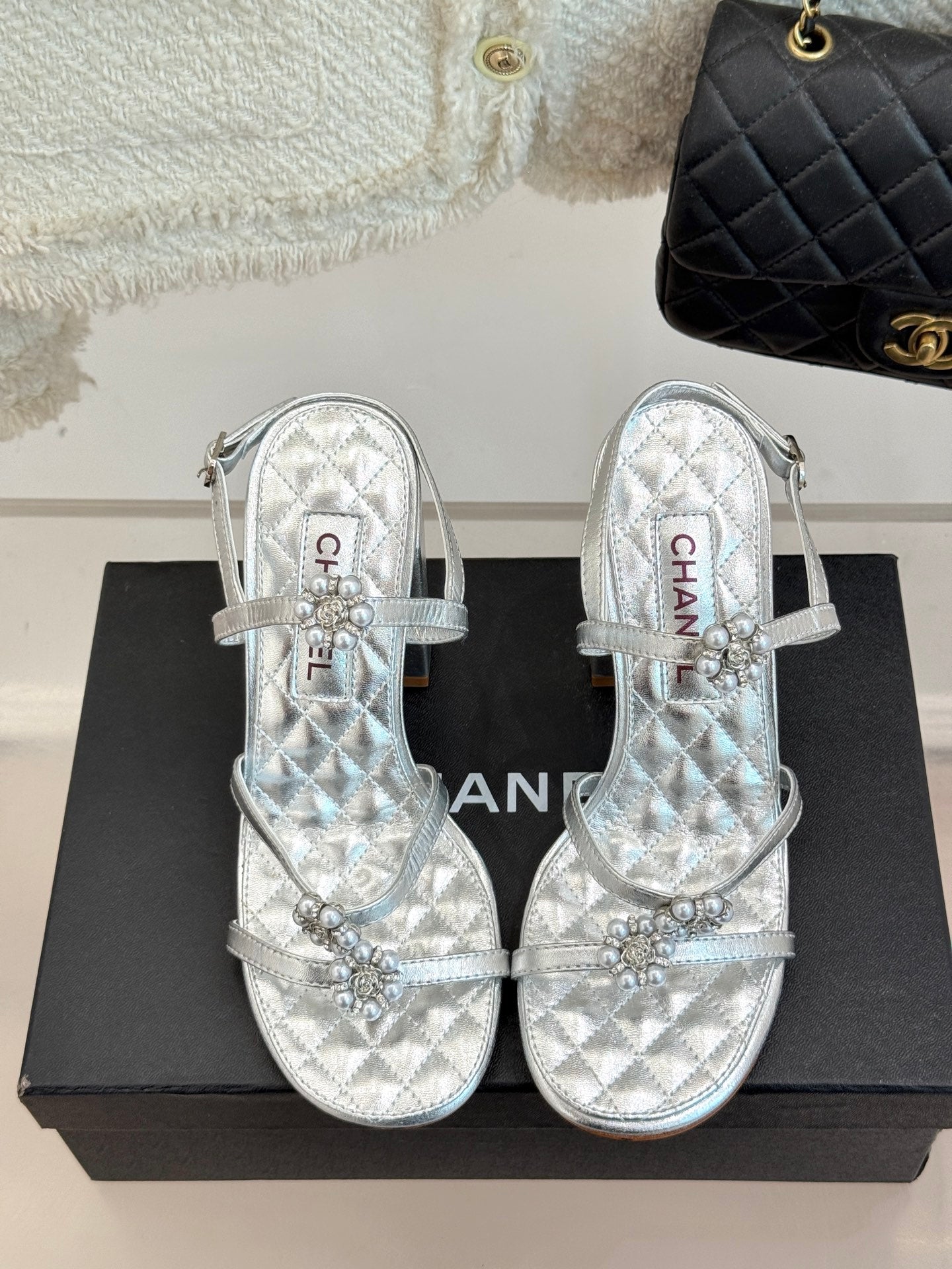 HIGH HEELS SANDAL IN SILVER LAMBSKIN PEARL FLOWERS - 35