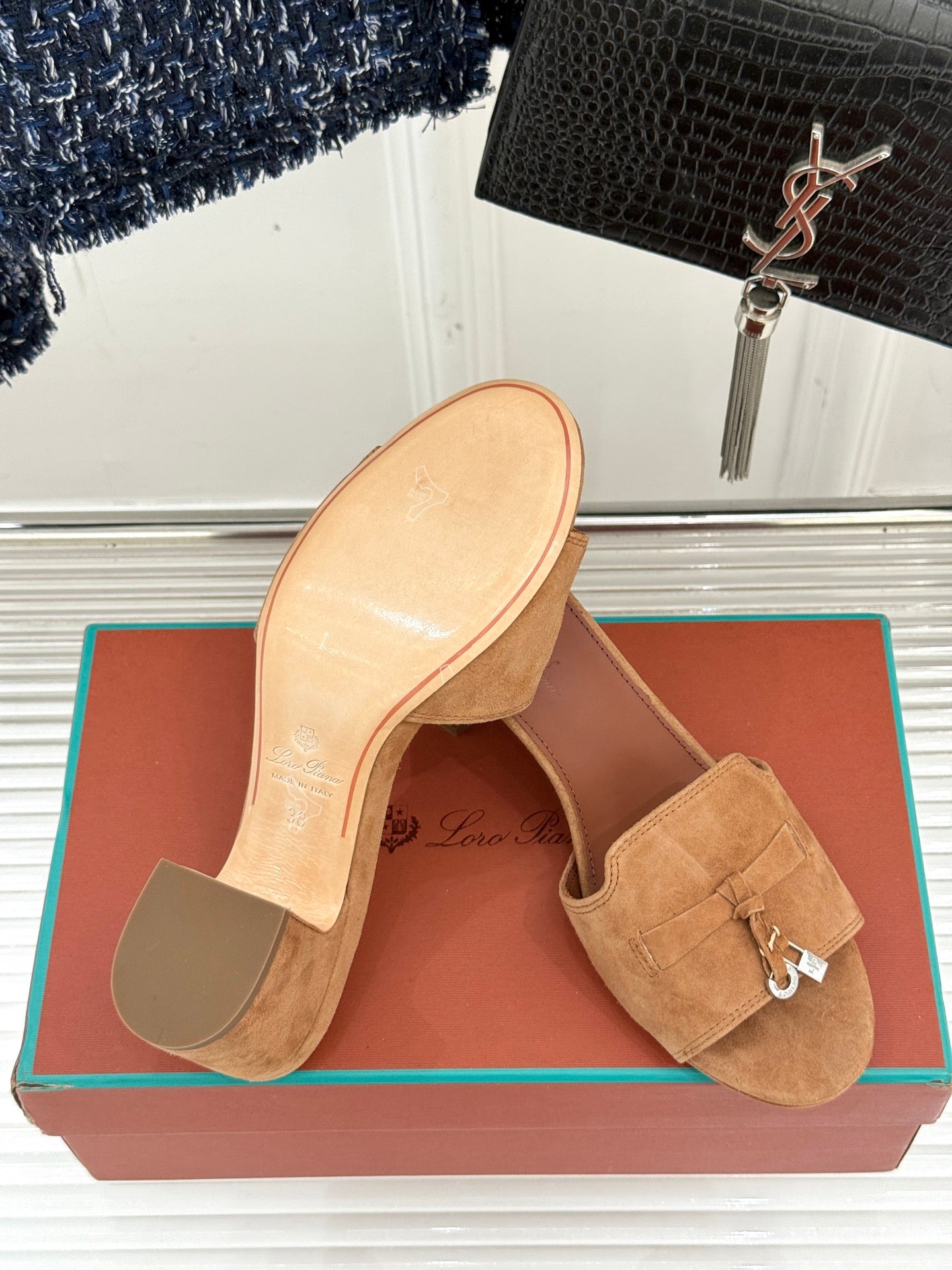 HIGH HEELS IN BROWN SUEDE AND LAMBSKIN - 35