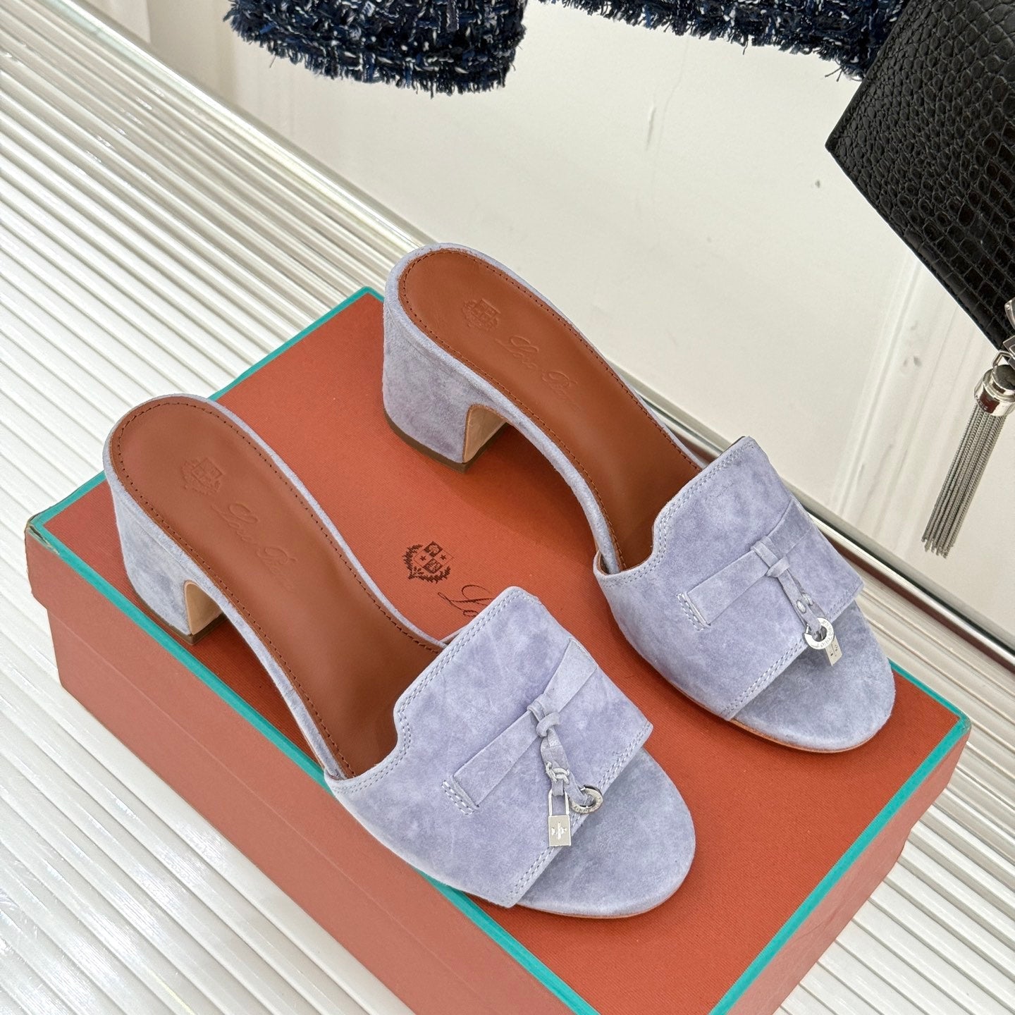 HIGH HEELS IN GREY SUEDE  AND LAMBSKIN - 35