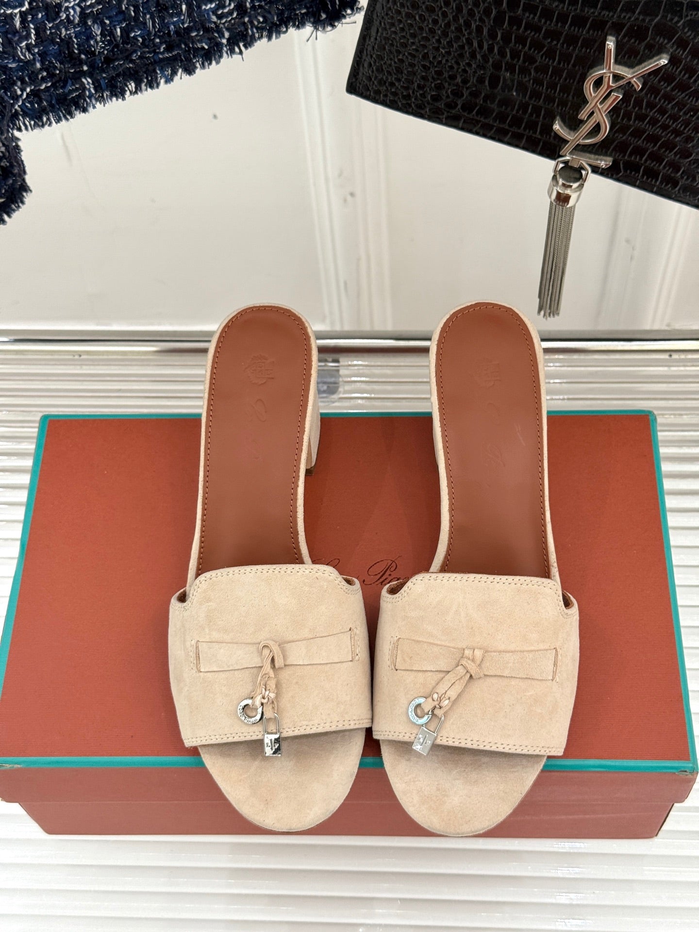HIGH HEELS IN BEIGE SUEDE AND LAMBSKIN - 35