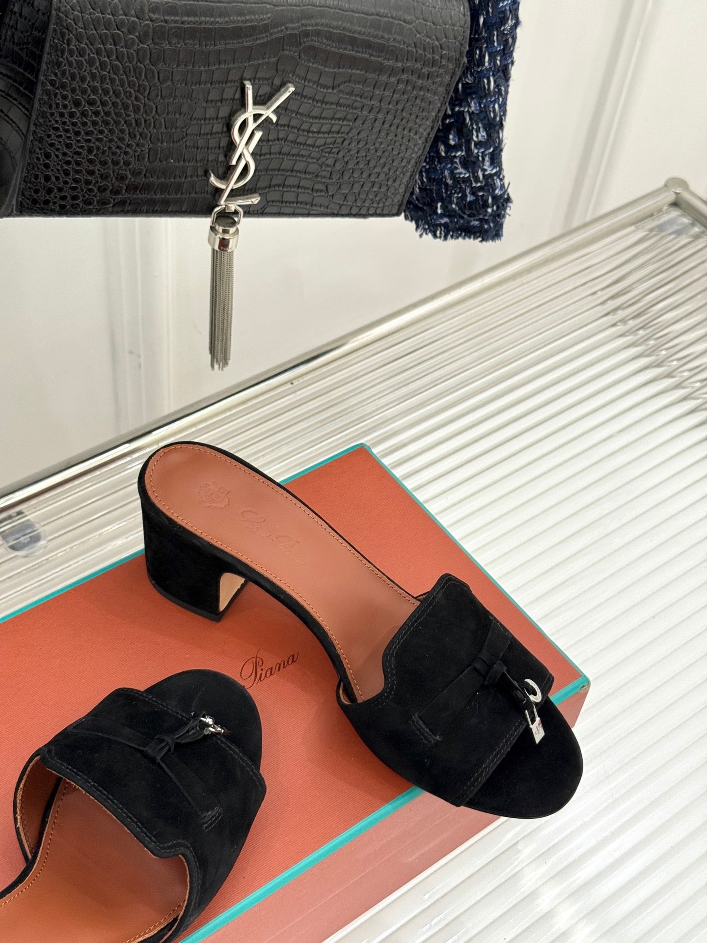 HIGH HEELS IN BLACK SUEDE AND LAMBSKIN - 35