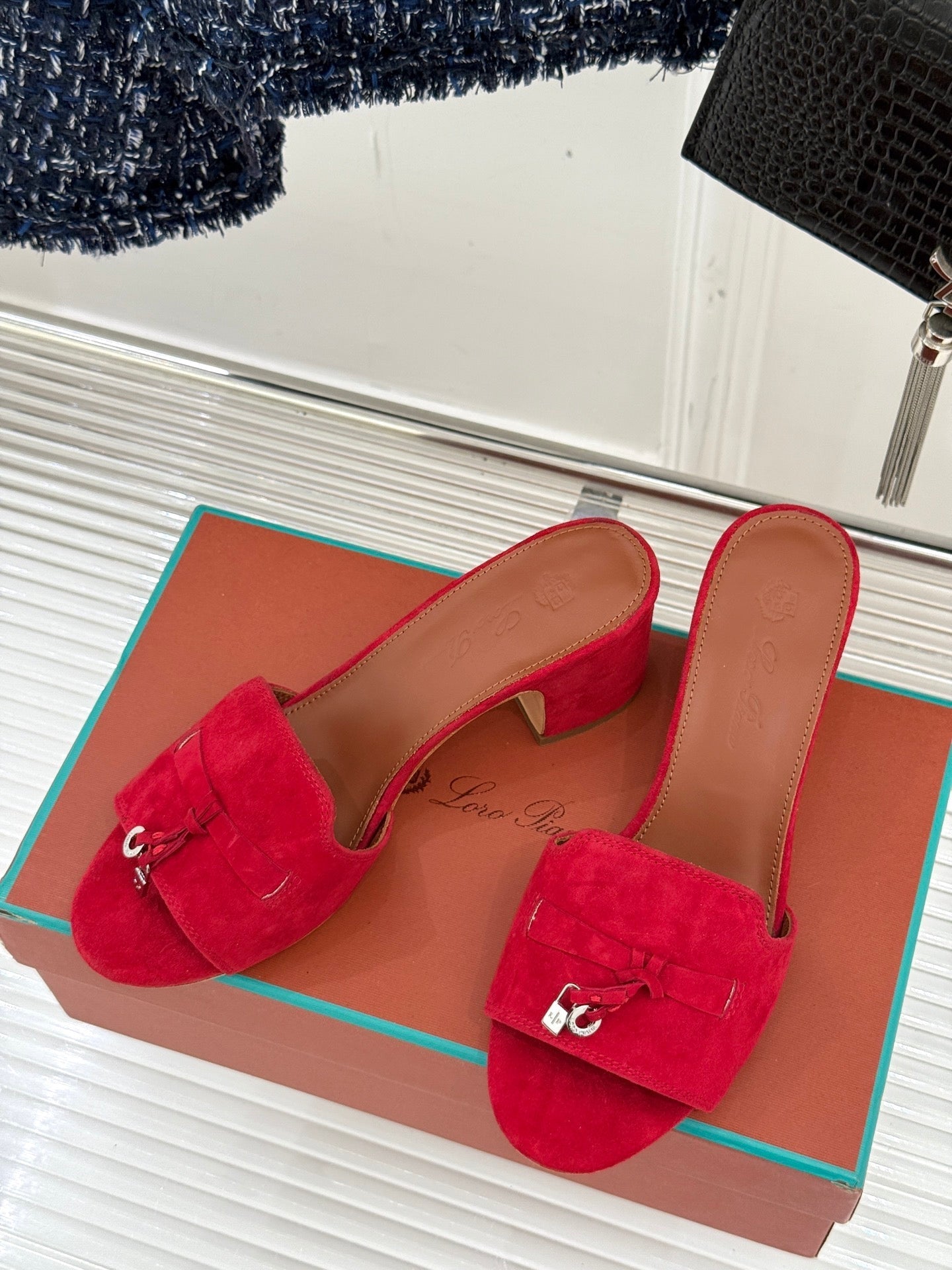 HIGH HEELS IN RED SUEDE AND LAMBSKIN - 35
