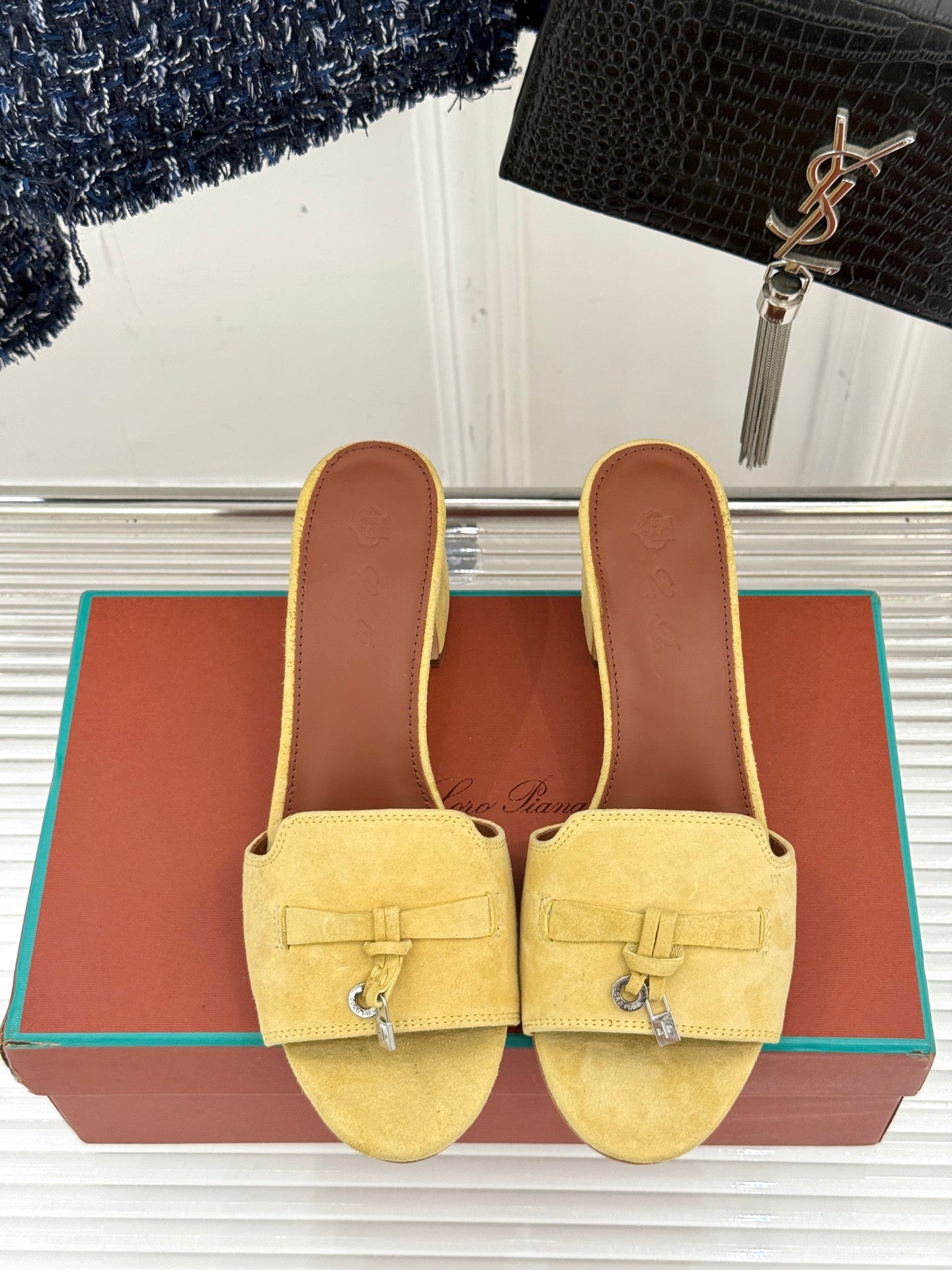 HIGH HEELS IN YELLOW SUEDE AND LAMBSKIN - 35