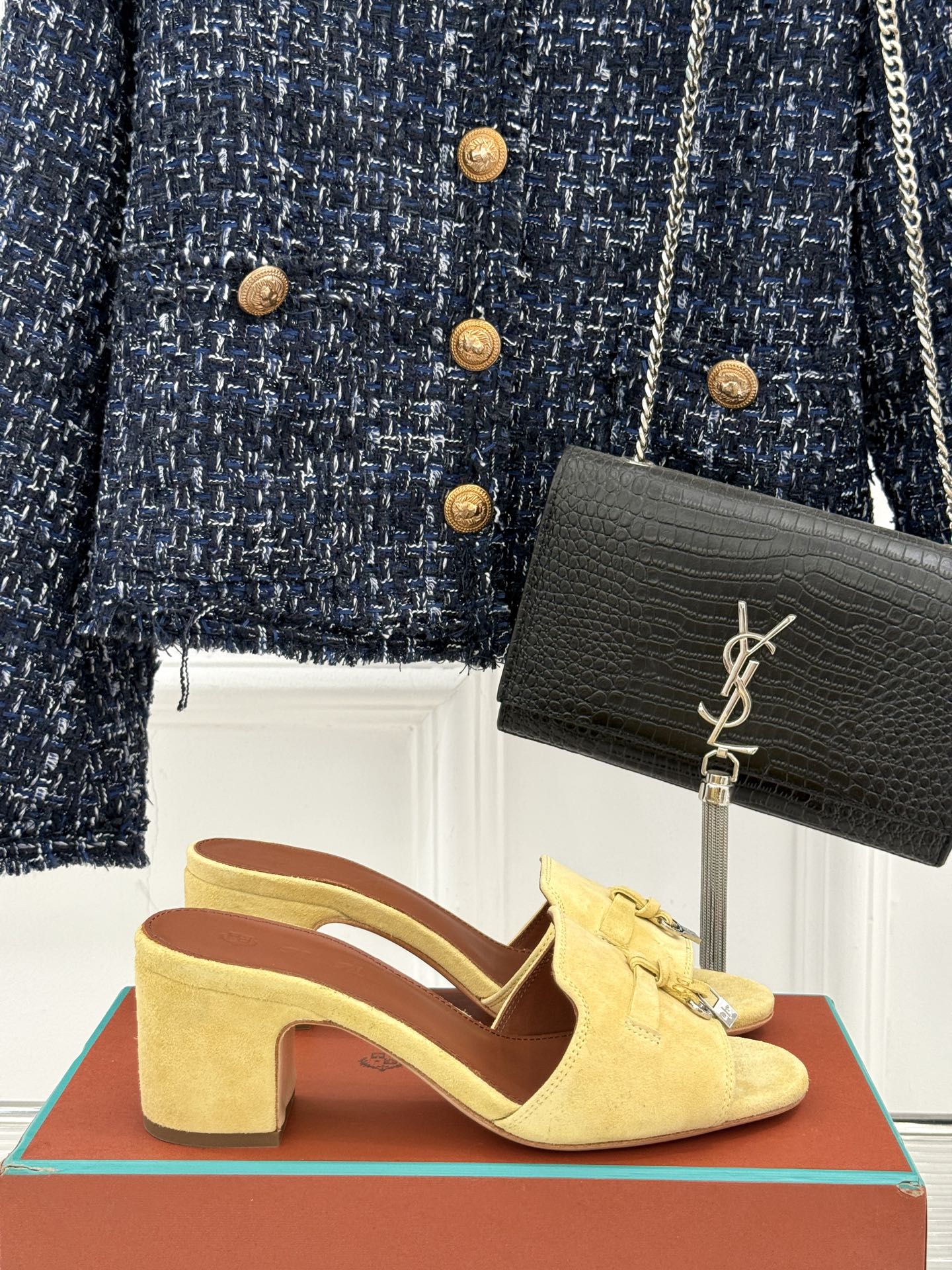 HIGH HEELS IN YELLOW SUEDE AND LAMBSKIN - 35