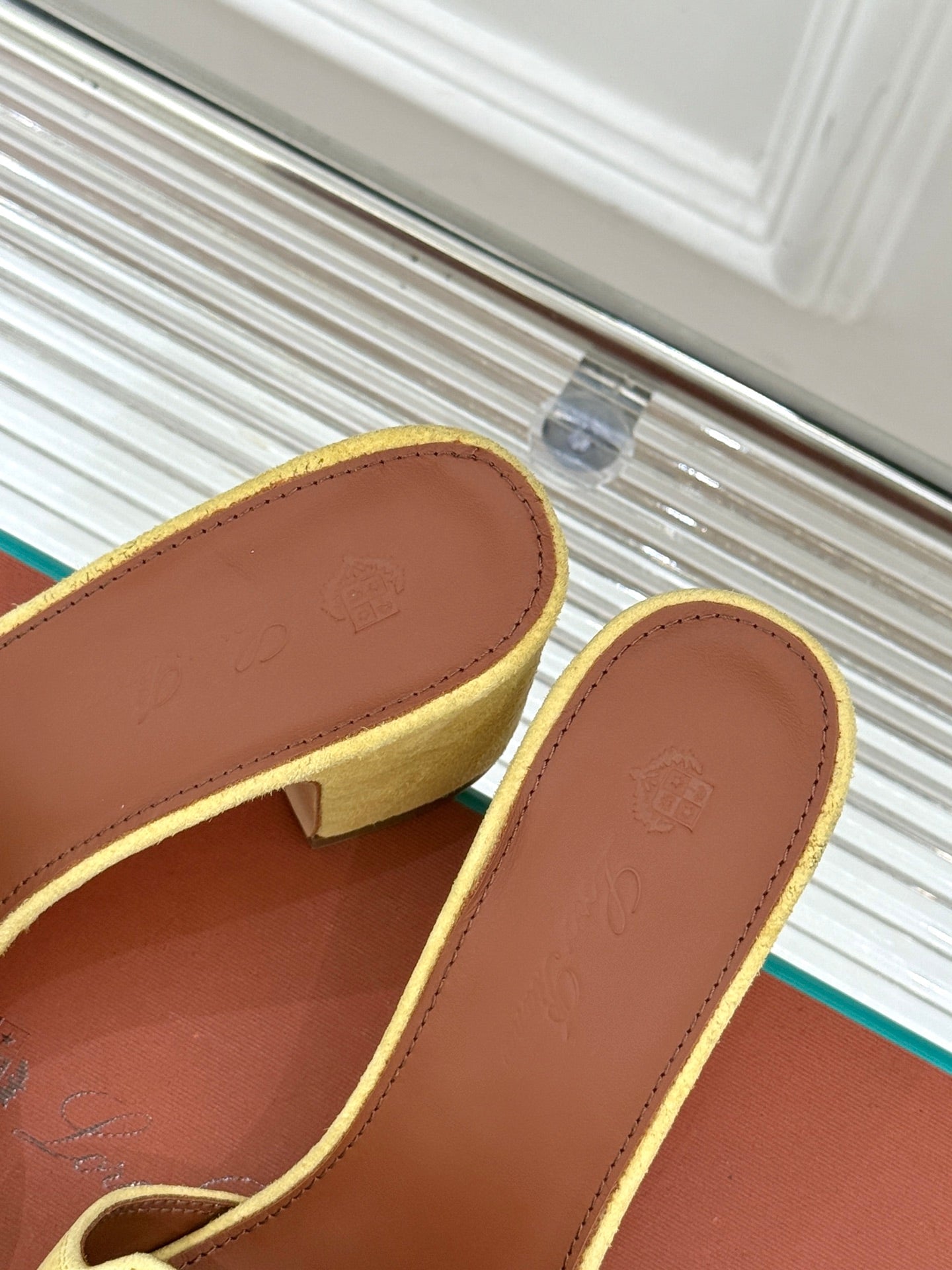 HIGH HEELS IN YELLOW SUEDE AND LAMBSKIN - 35