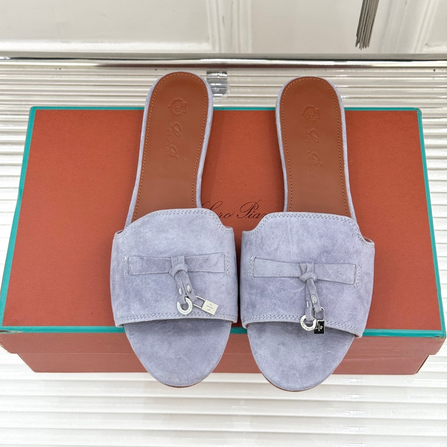 FLAT SANDALS IN GREY SUEDE AND LAMBSKIN - 35