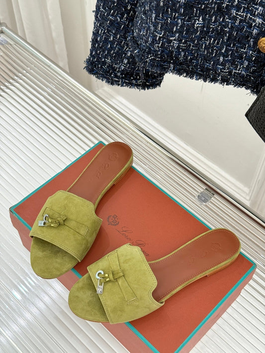 FLAT SANDALS IN MOSS YELLOW SUEDE AND LAMBSKIN - 35