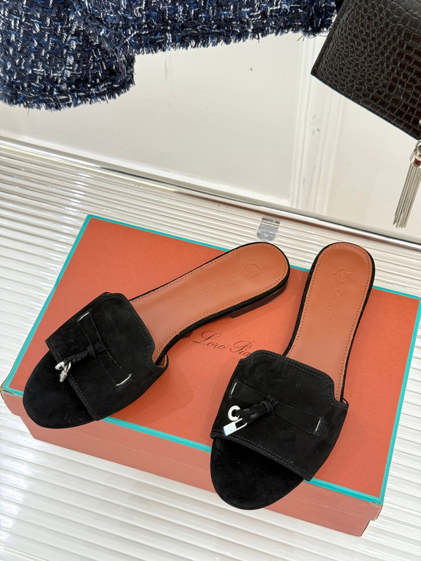 FLAT SANDALS IN BLACK SUEDE AND LAMBSKIN - 35