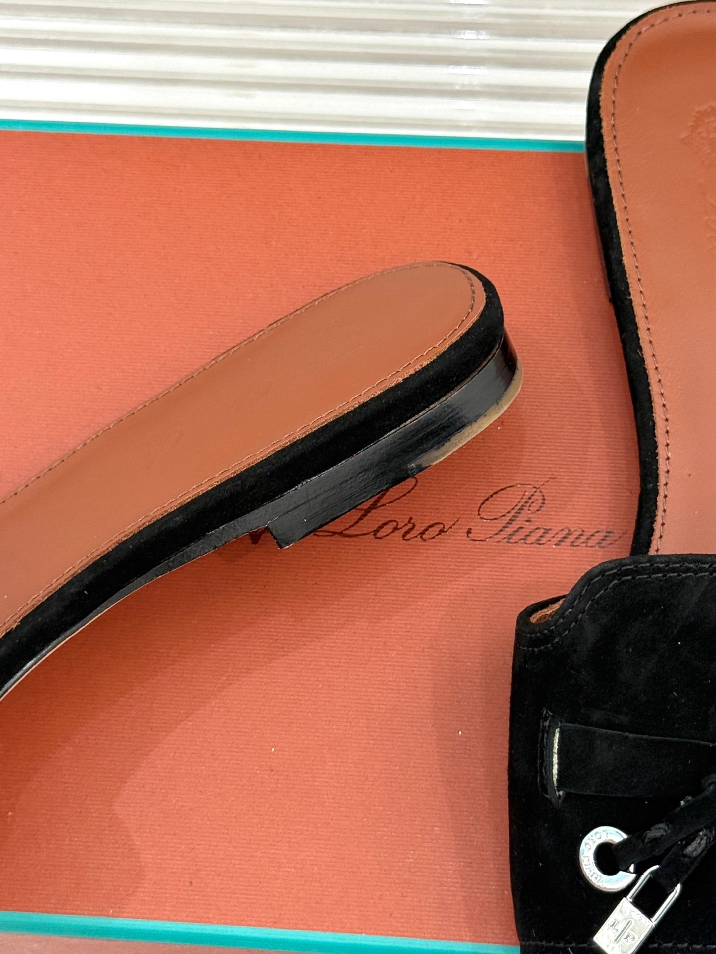 FLAT SANDALS IN BLACK SUEDE AND LAMBSKIN - 35
