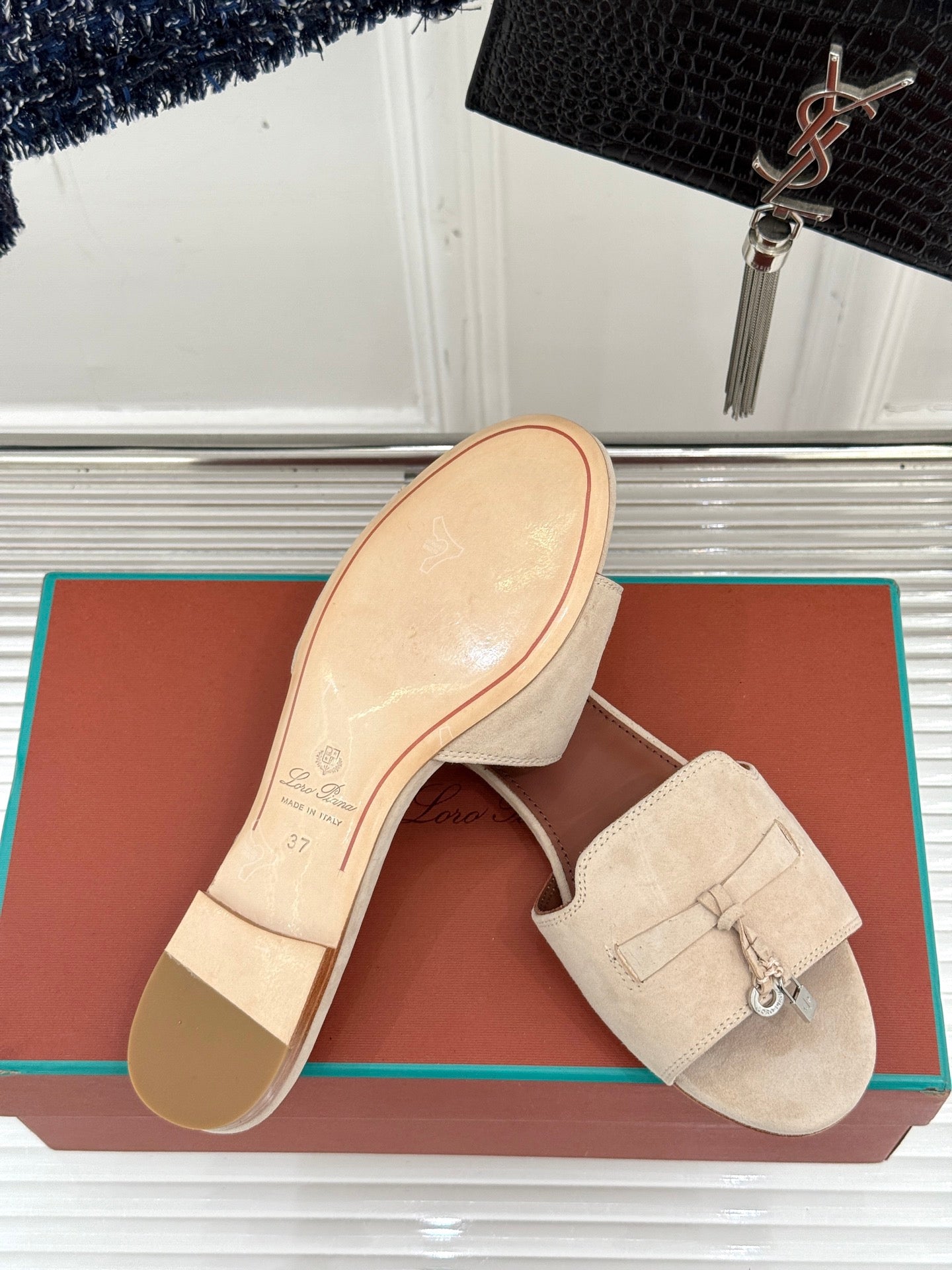 FLAT SANDALS IN BEIGE SUEDE AND LAMBSKIN - 35