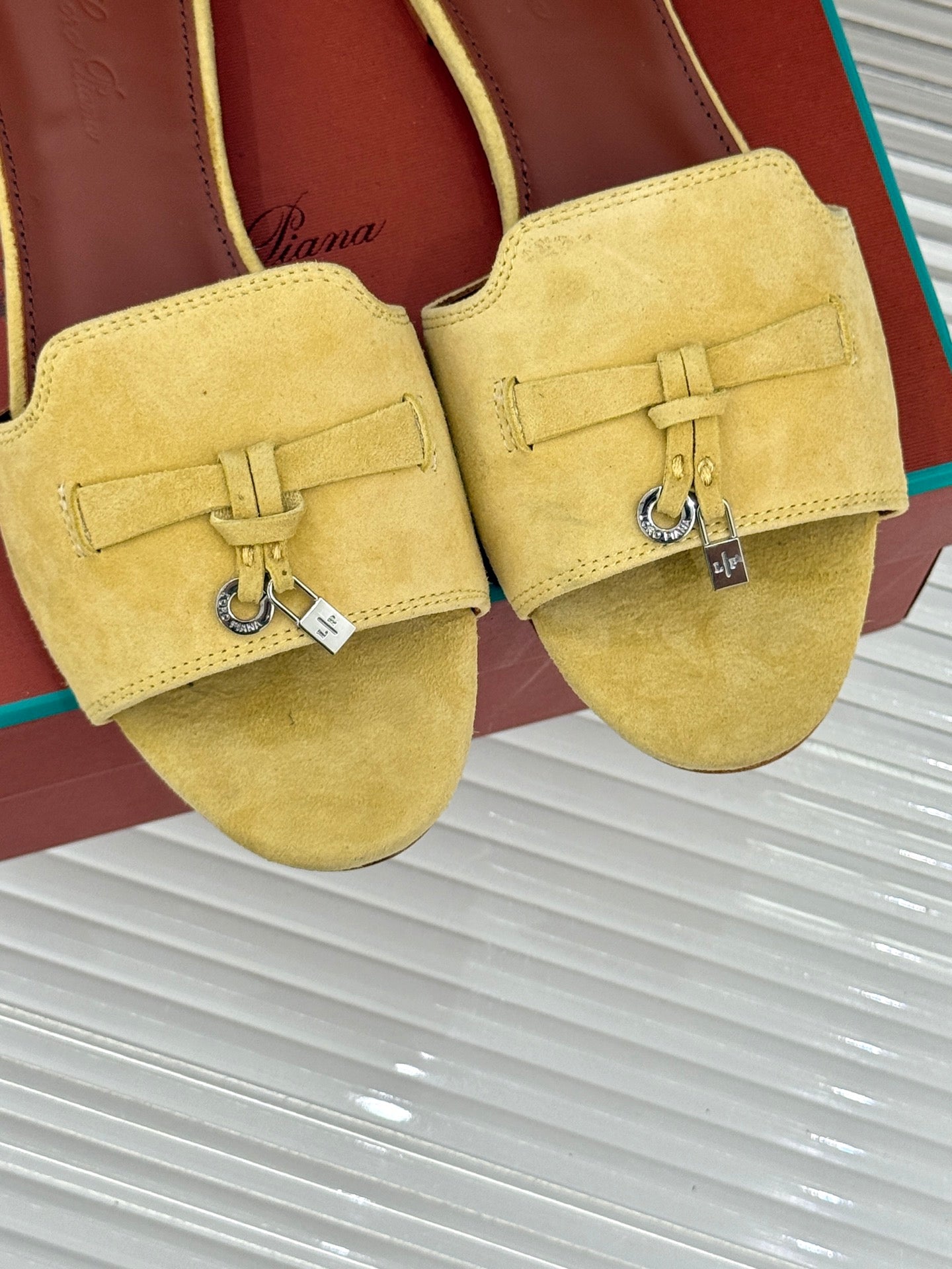 FLAT SANDALS IN YELLOW SUEDE AND LAMBSKIN - 35