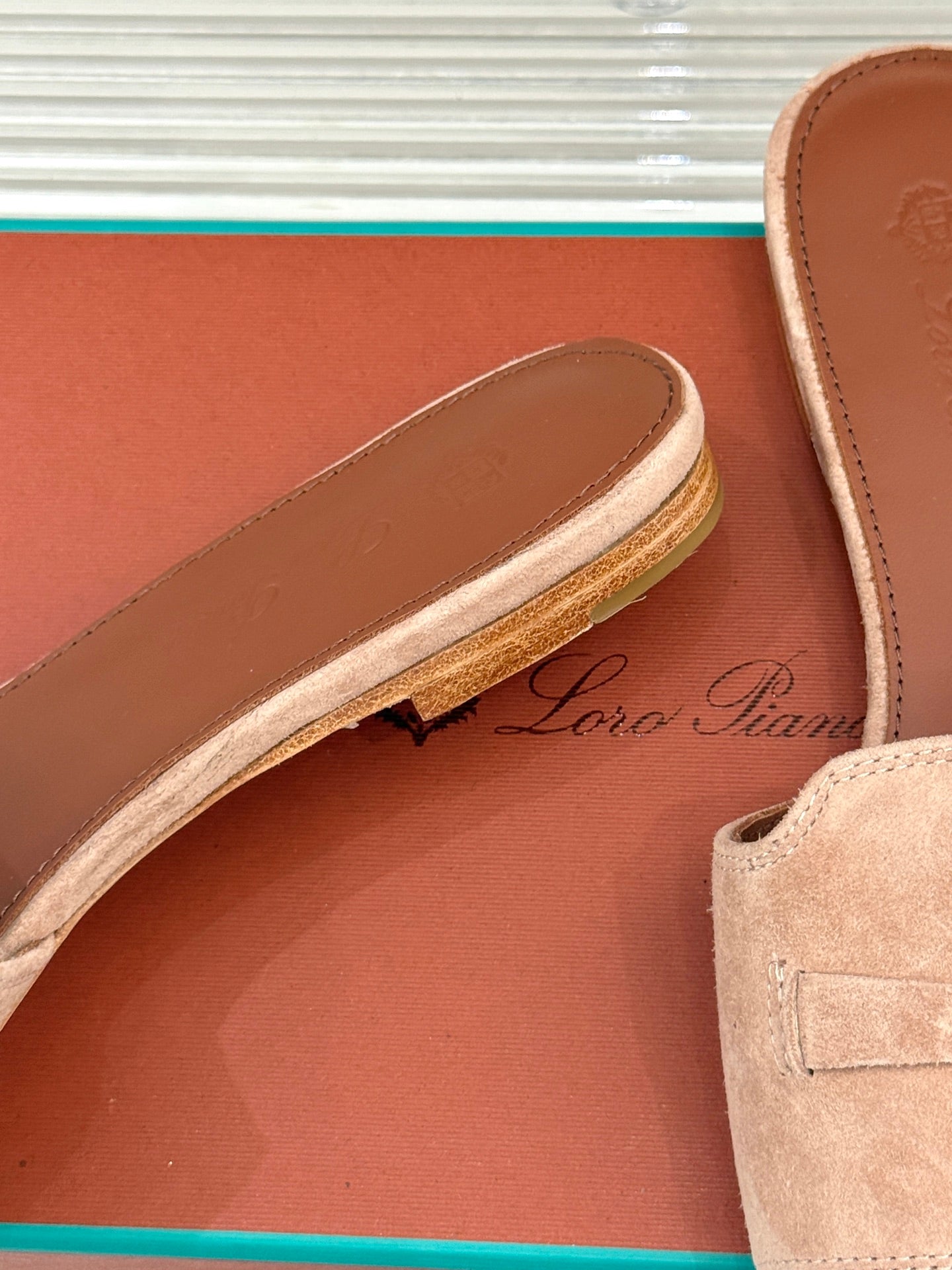 FLAT SANDALS IN LIP PINK SUEDE AND LAMBSKIN - 35