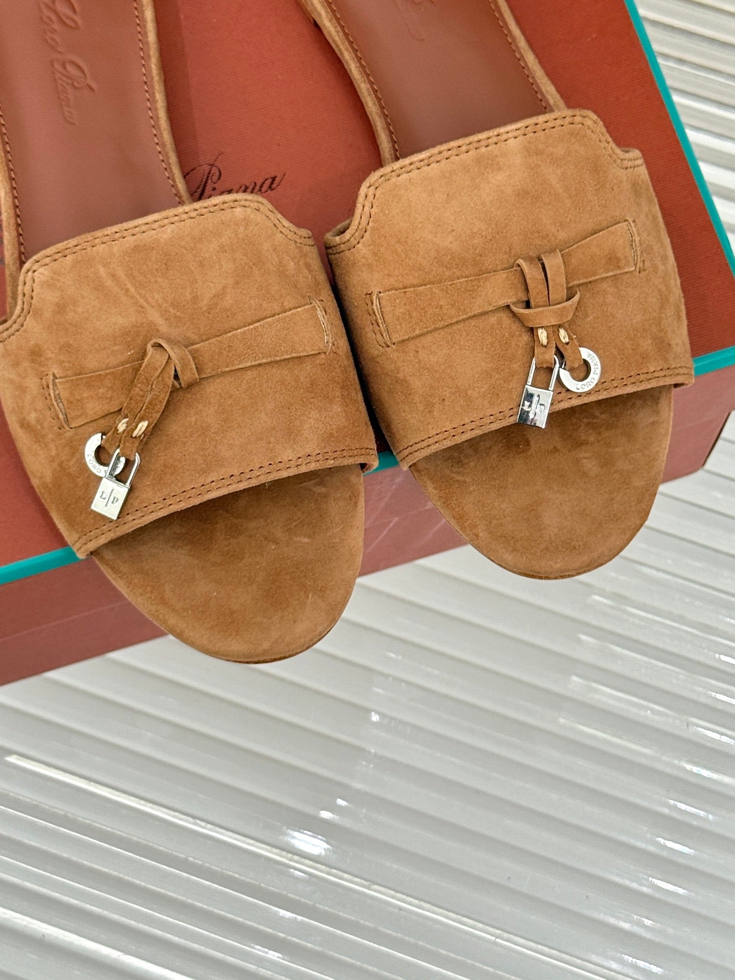 FLAT SANDALS IN BROWN SUEDE AND LAMBSKIN - 35