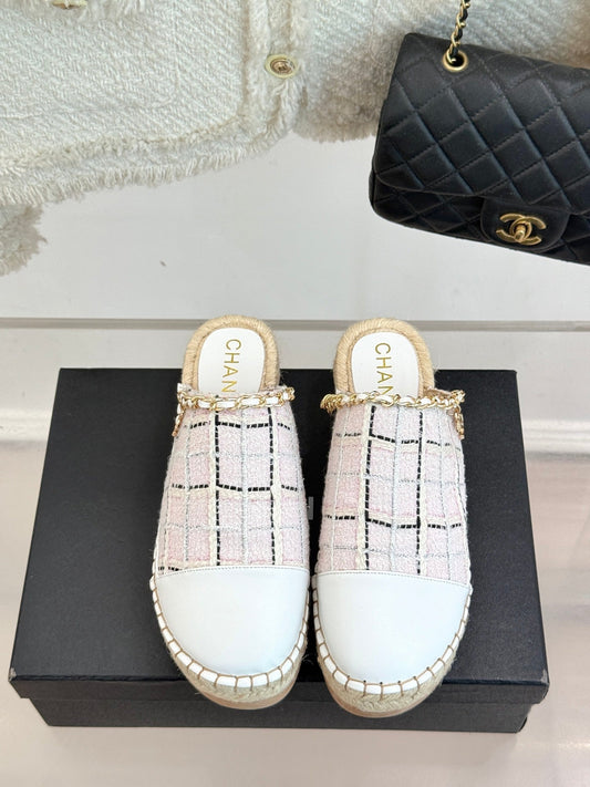 Шльопанці CC MULES 25SS 30 мм з білої овечої шкіри у поєднанні з твідом пастельно-рожевого кольору - 35