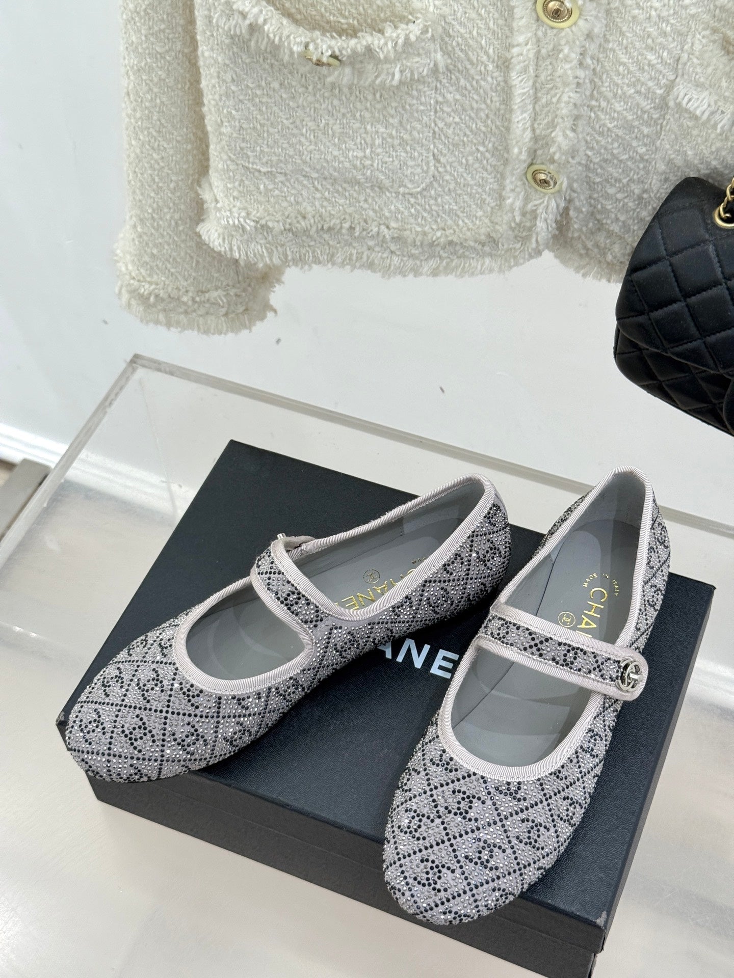 CC FLAT MARY JANE 25SS IN GREY EMBELLISHED WITH RHINESTONES - 35