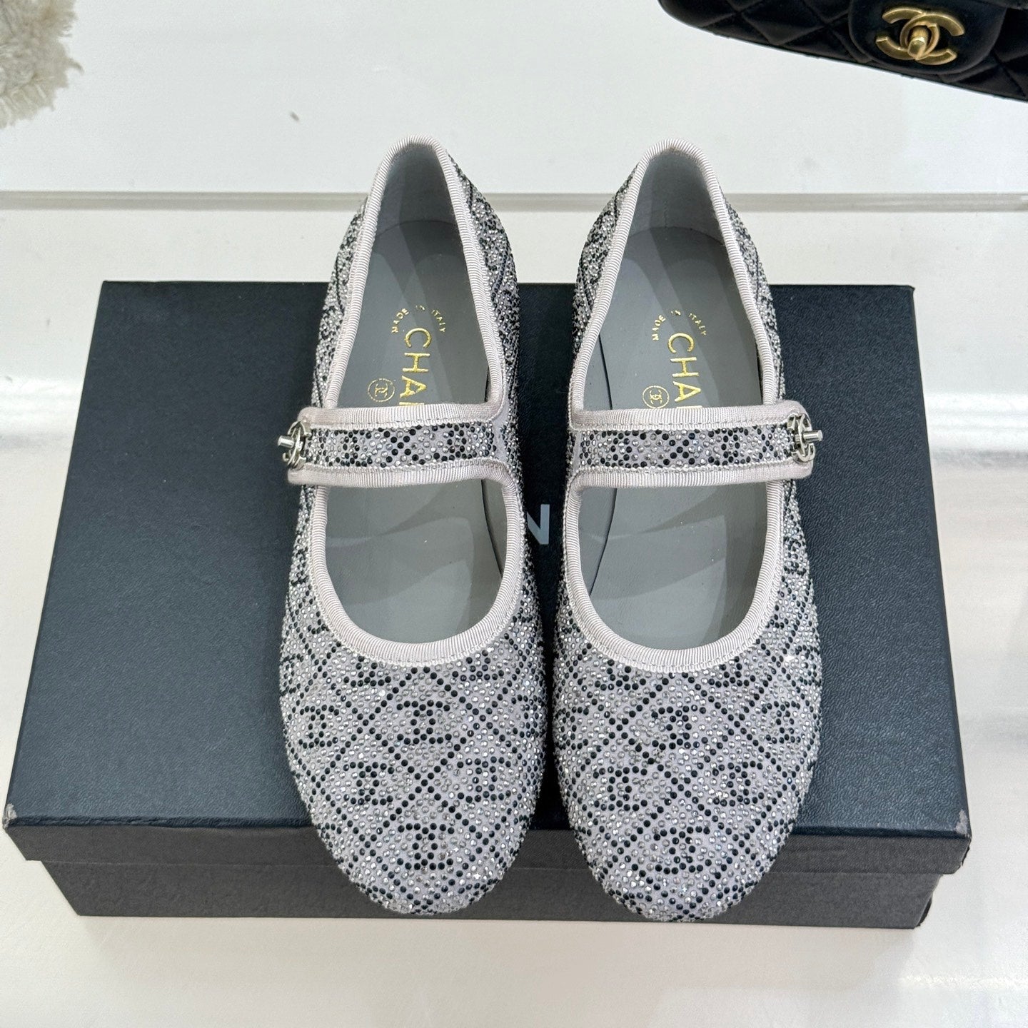 CC FLAT MARY JANE 25SS IN GREY EMBELLISHED WITH RHINESTONES - 35