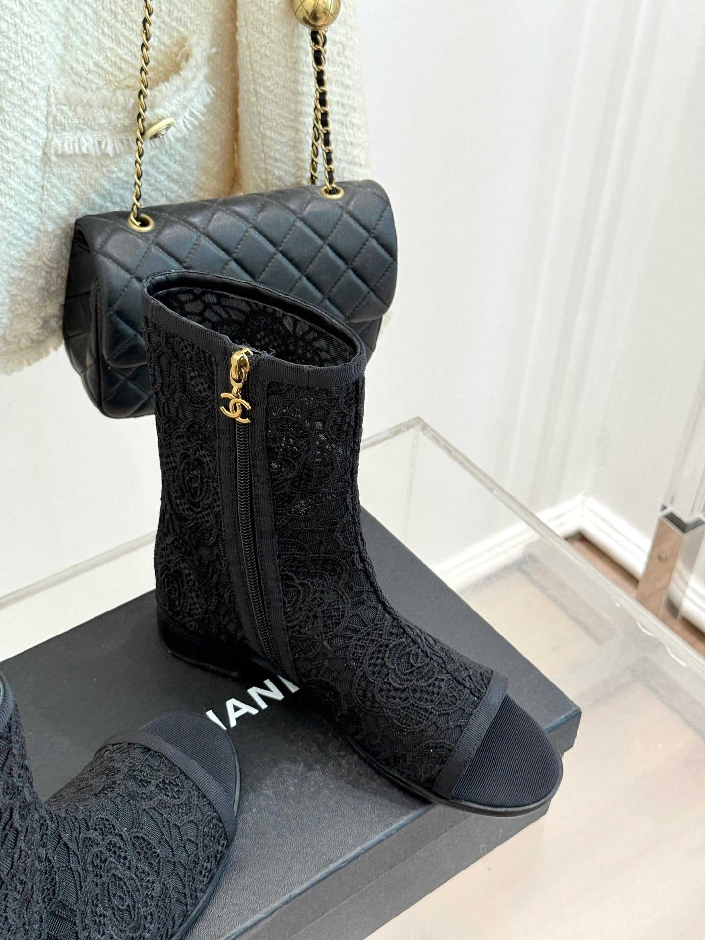 CC PEEP-TOE BOOTS 25SS IN BLACK EMBOSSED LACE FABRIC - 35
