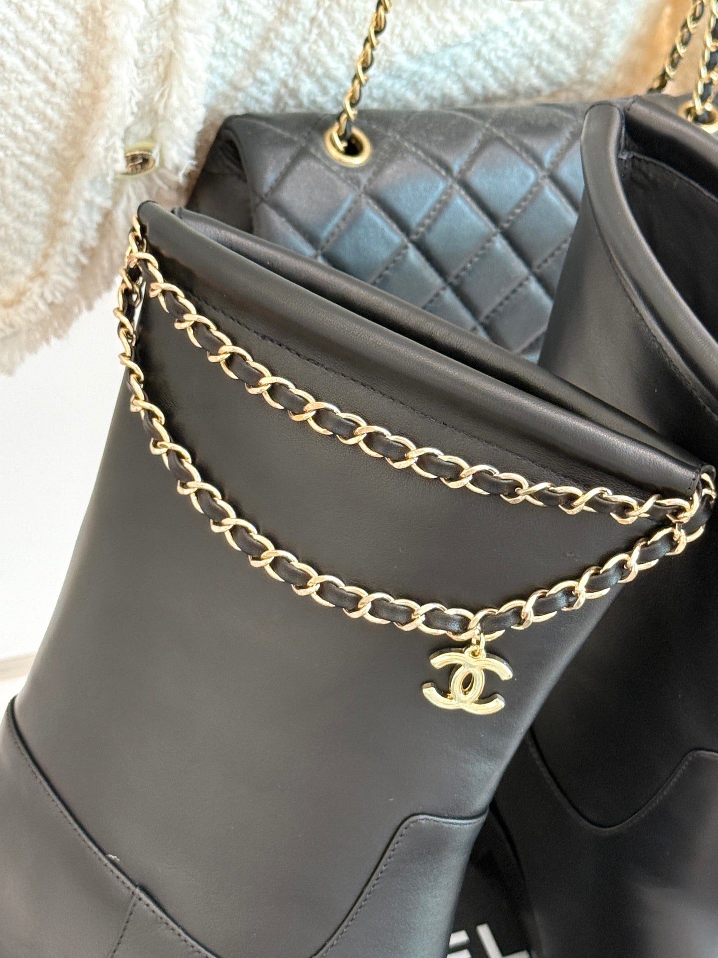 CC SHORT BOOTS IN BLACK CALFSKIN - 35