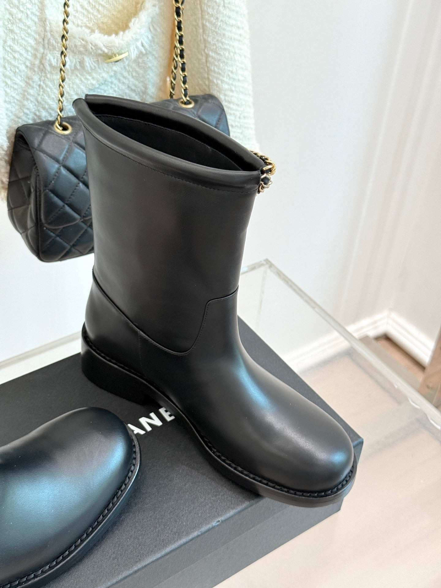 CC SHORT BOOTS IN BLACK CALFSKIN - 35