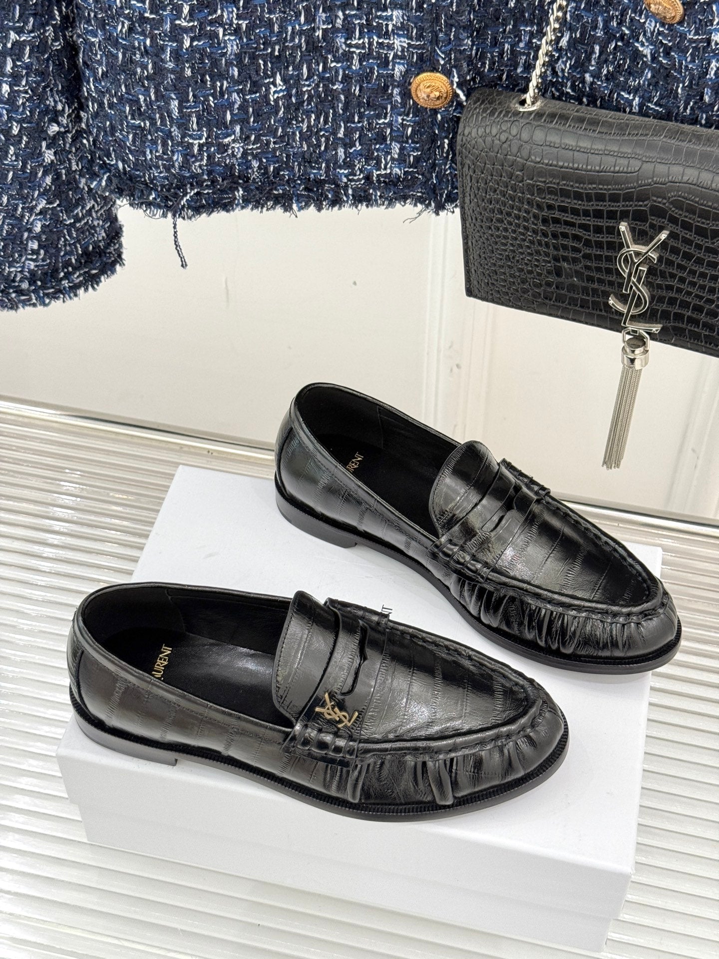 YSL 25S LOAFERS IN BLACK EMBOSSED LAMBSKIN - 35