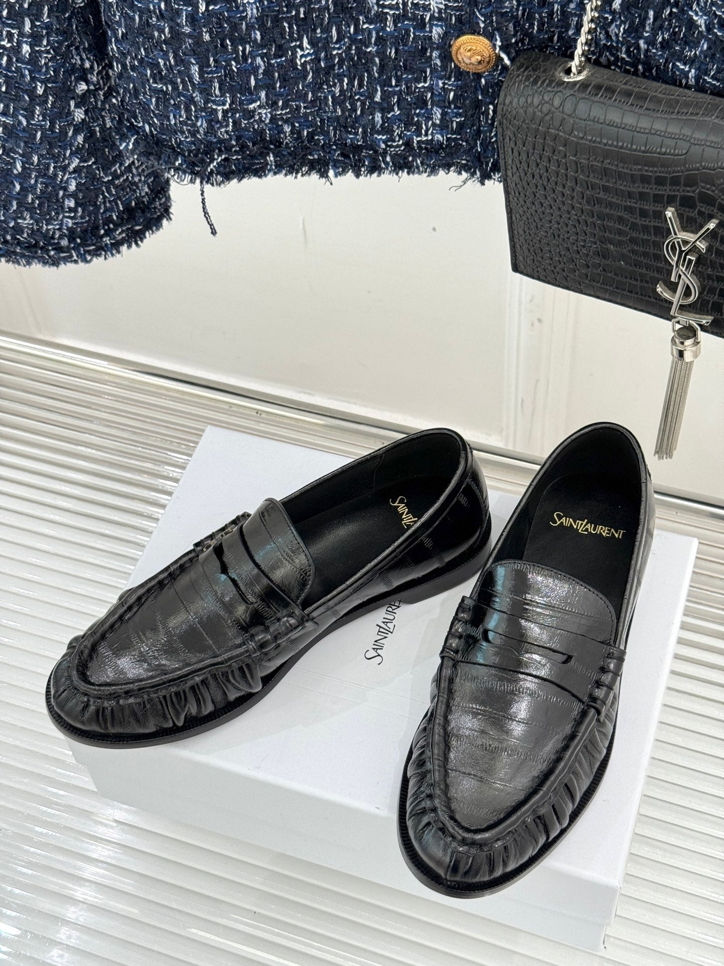 YSL 25S LOAFERS IN BLACK EMBOSSED LAMBSKIN - 35