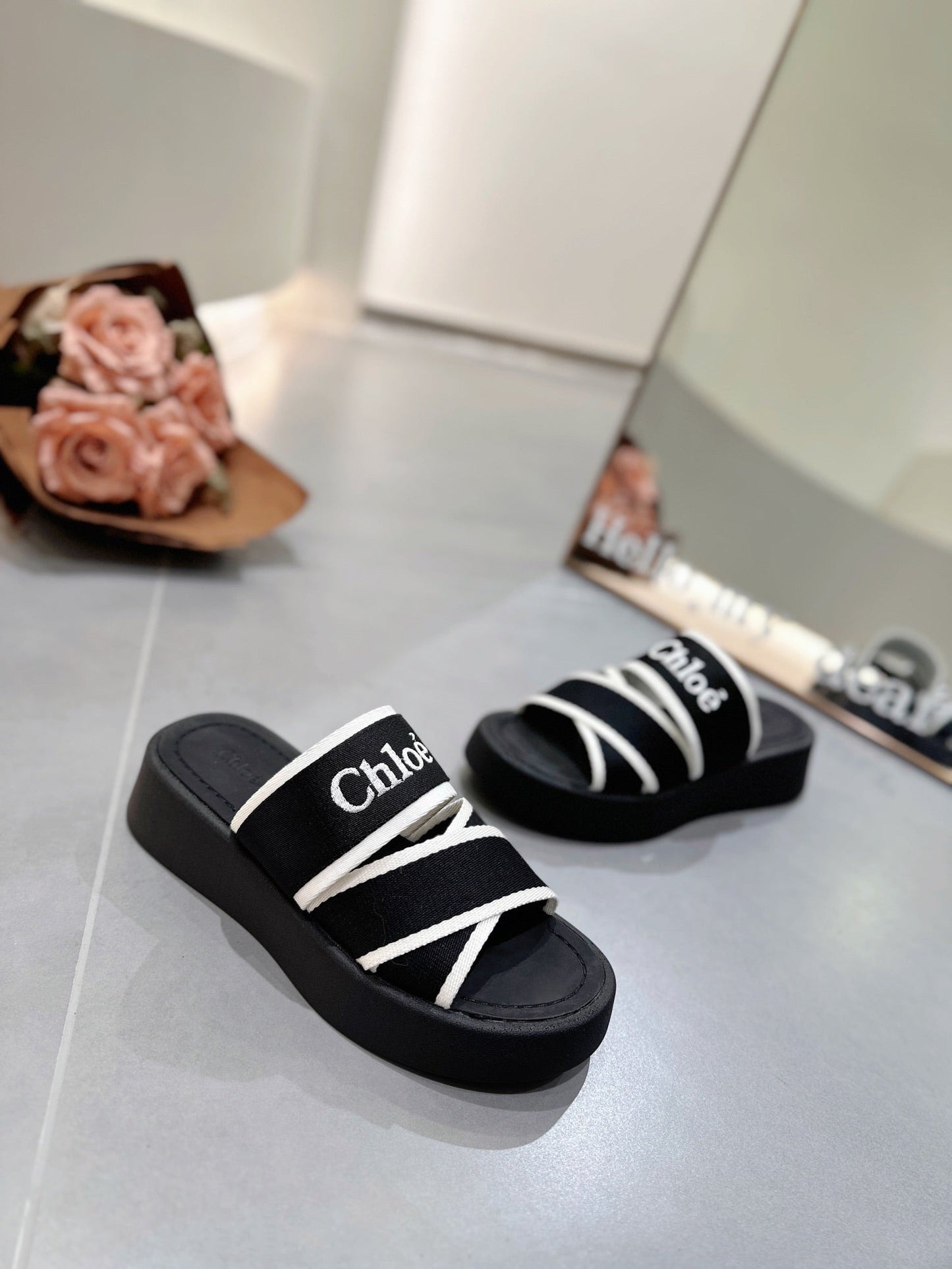 PLATFORM SANDALS IN BLACK MIX WHITE DENSITY KNIT - 35