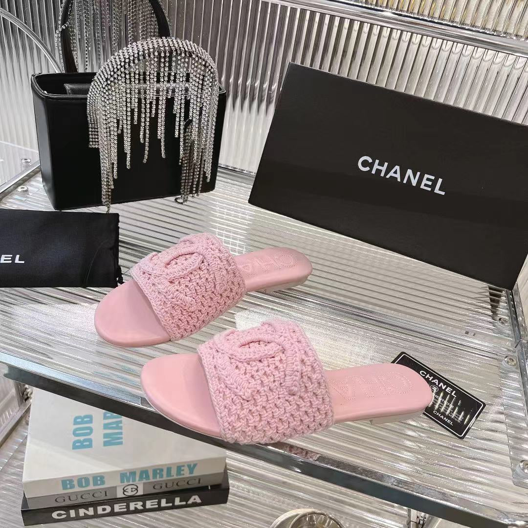 SLIPPERS LIGHT PINK SHEEPSKIN - 35