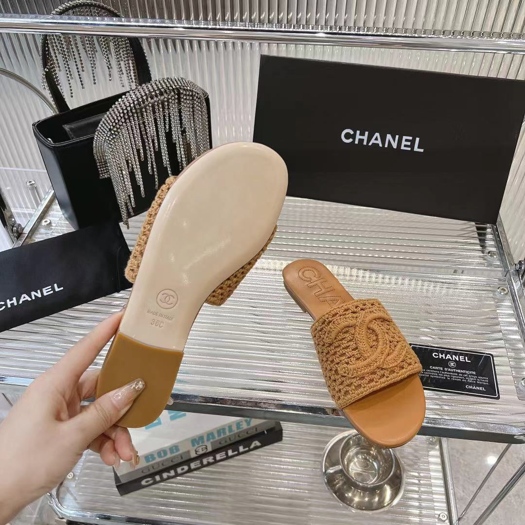 SLIPPERS CARAMEL BROWN SHEEPSKIN - 35