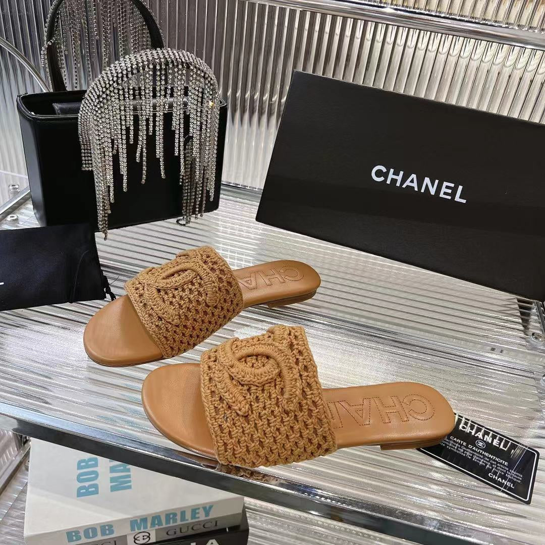 SLIPPERS CARAMEL BROWN SHEEPSKIN - 35