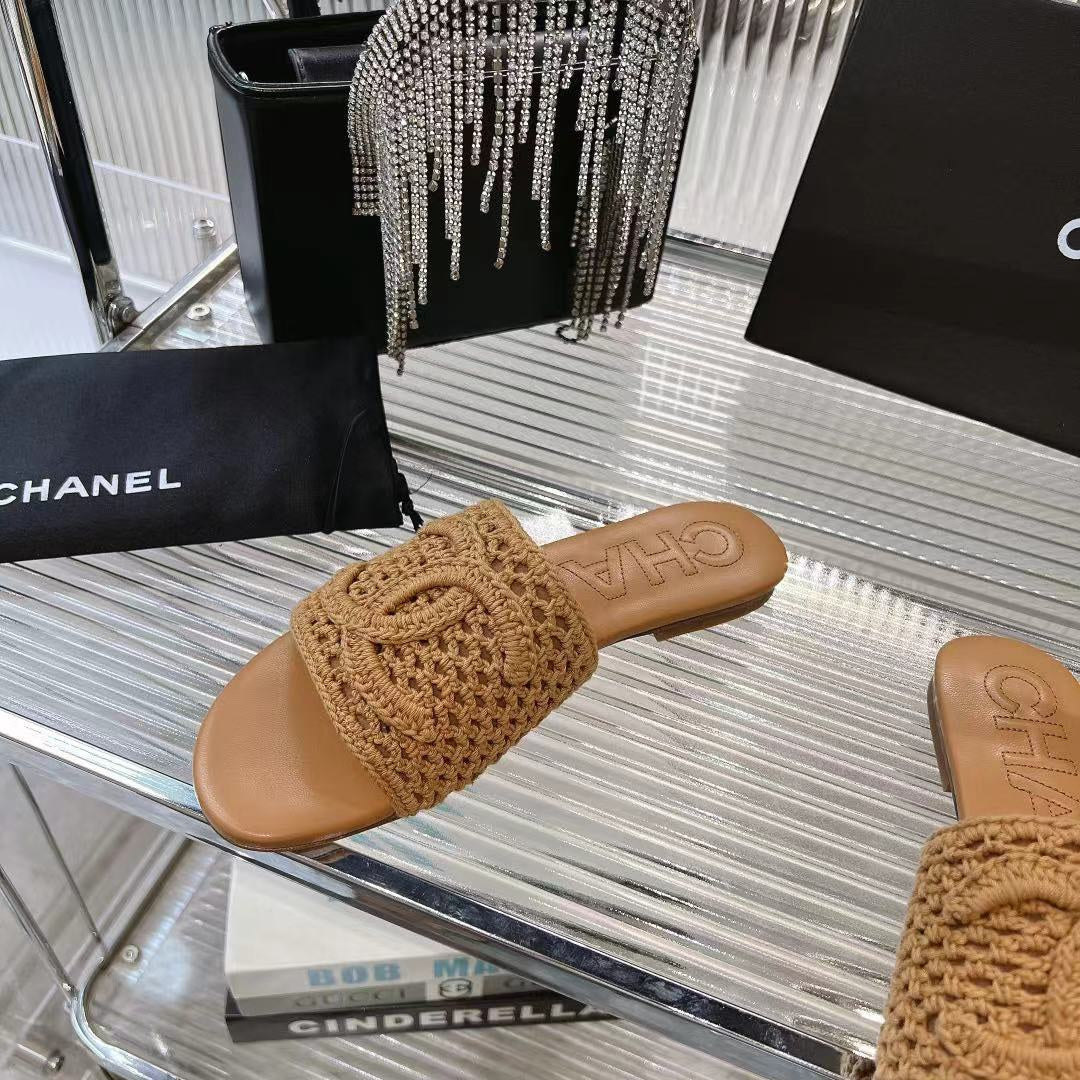 SLIPPERS CARAMEL BROWN SHEEPSKIN - 35