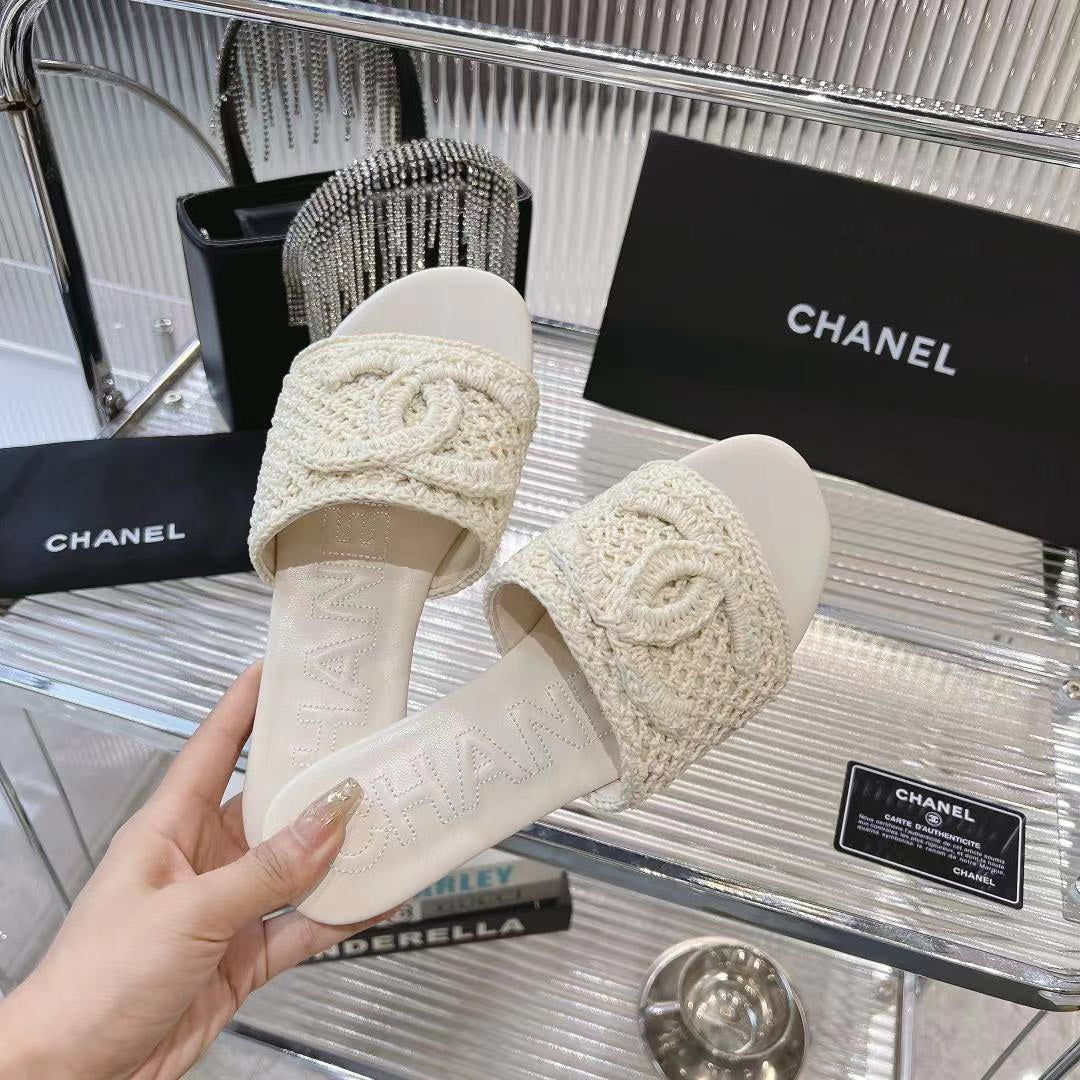 SLIPPERS WHITE SHEEPSKIN - 35