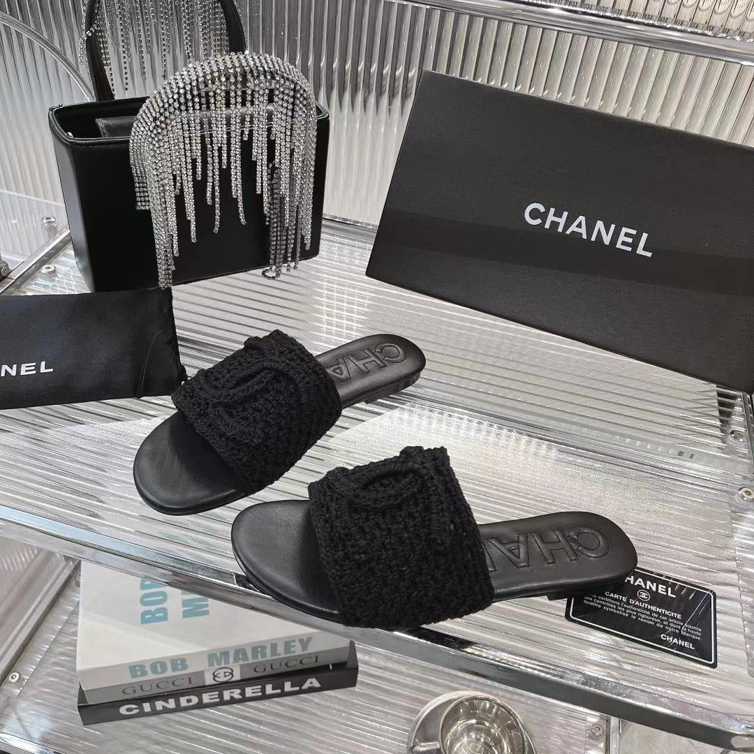 SLIPPERS BLACK SHEEPSKIN - 35