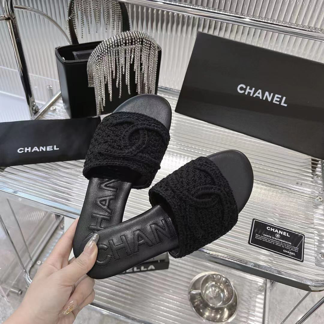 SLIPPERS BLACK SHEEPSKIN - 35