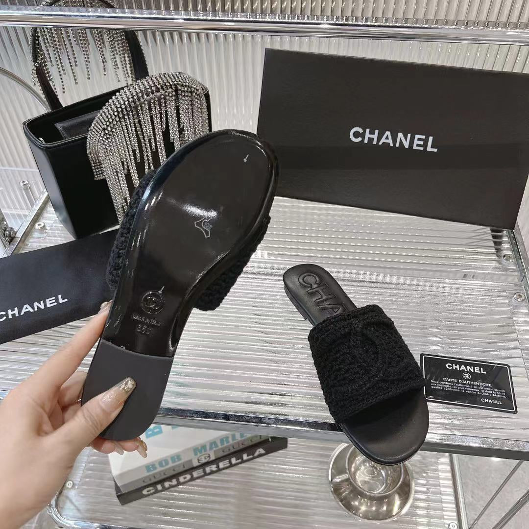 SLIPPERS BLACK SHEEPSKIN - 35