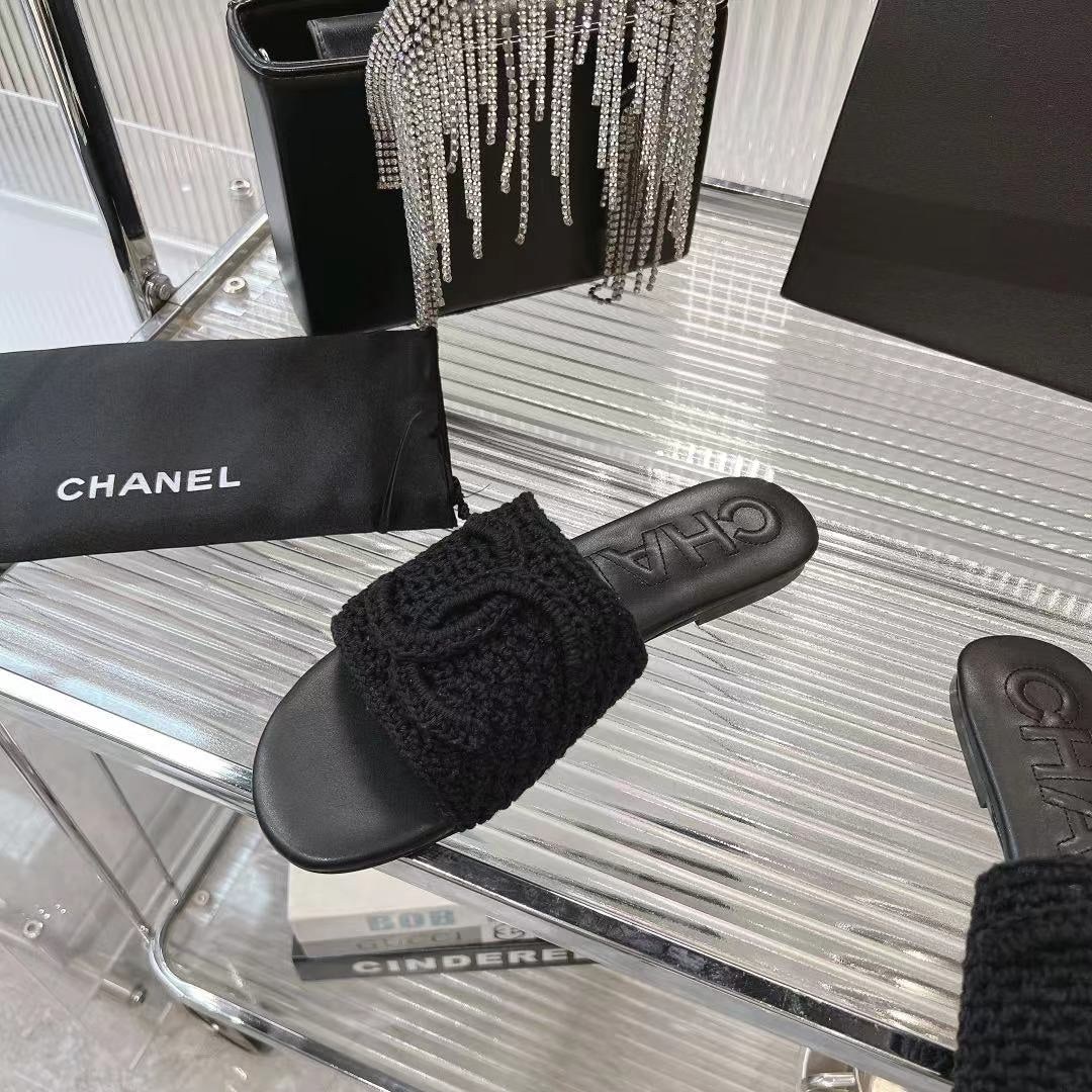 SLIPPERS BLACK SHEEPSKIN - 35