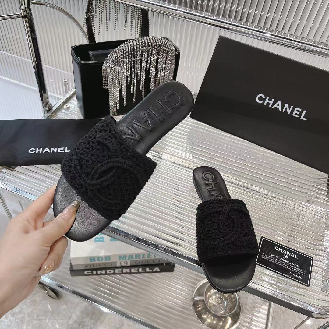 SLIPPERS BLACK SHEEPSKIN - 35