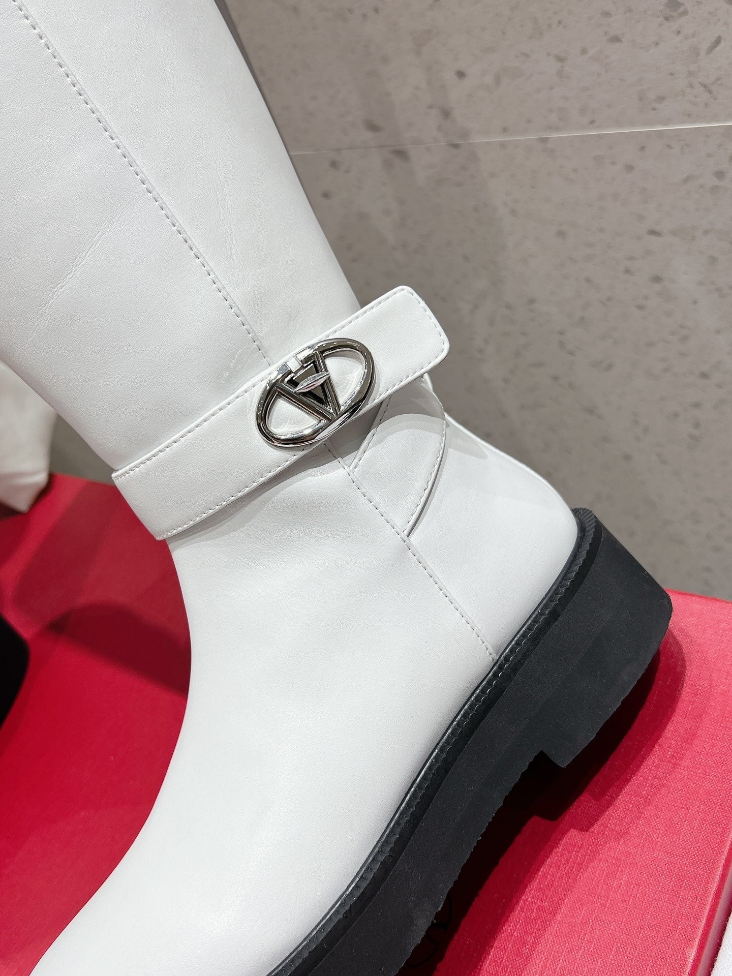 VALENTINO 25S KNEE-HIGH BOOTS IN WHITE CALFSKIN STYLE 9 - 35