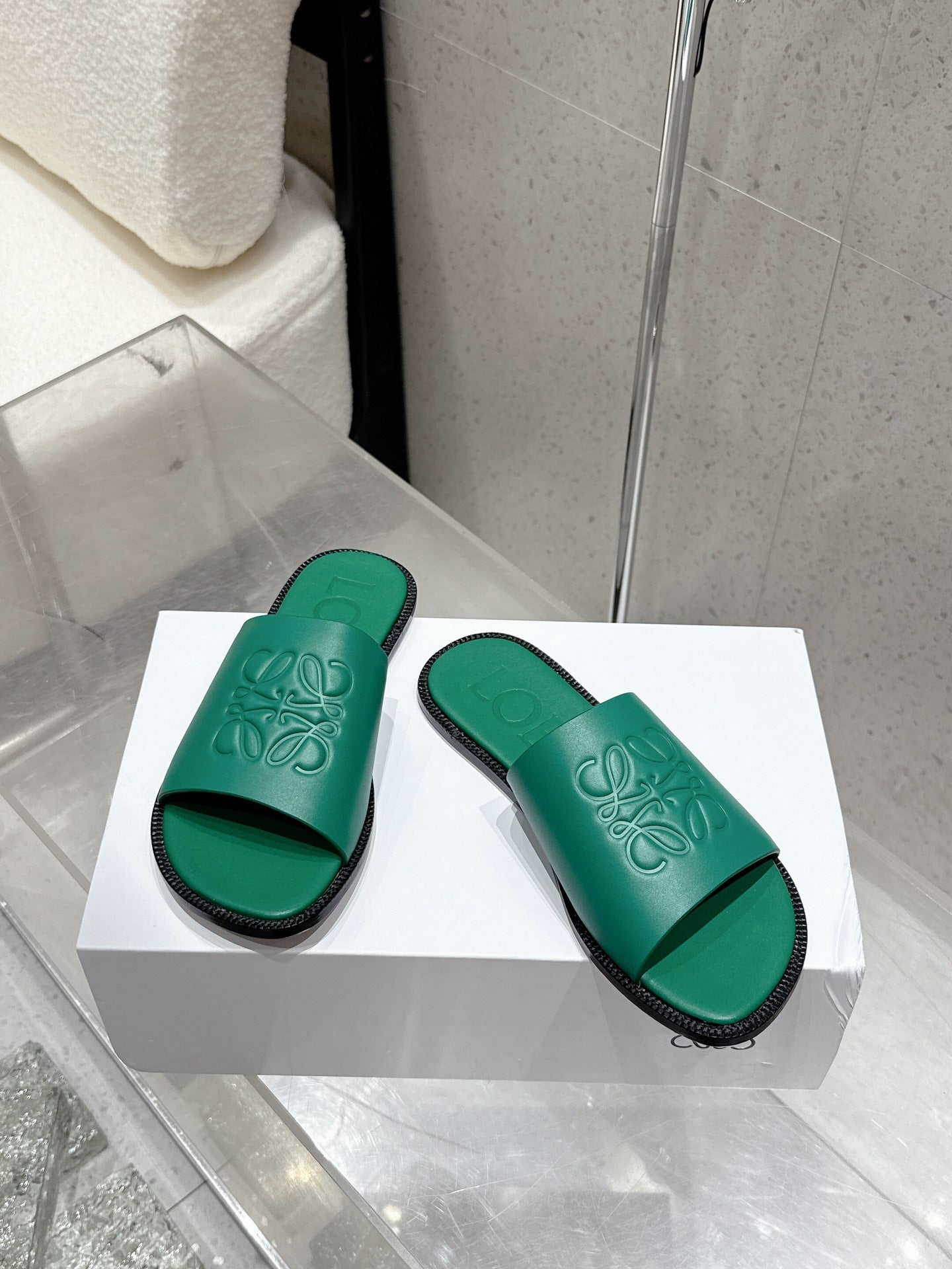 LOEWE 25 FLAT SLIPPERS VIBRANT GREEN CALFSKIN - 35