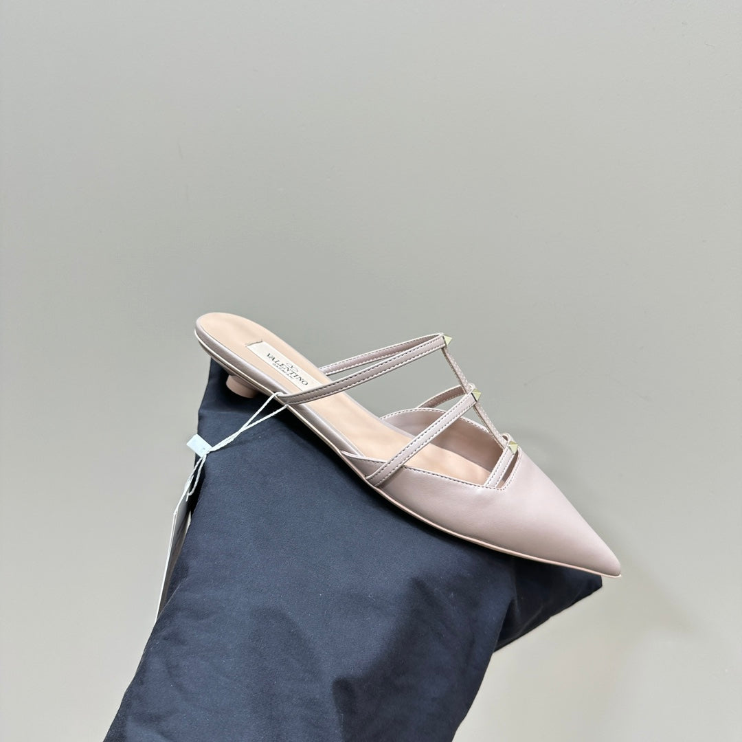 ROCKSTUD WISPY SOFT PINK CALFSKIN MULE 20MM - 35