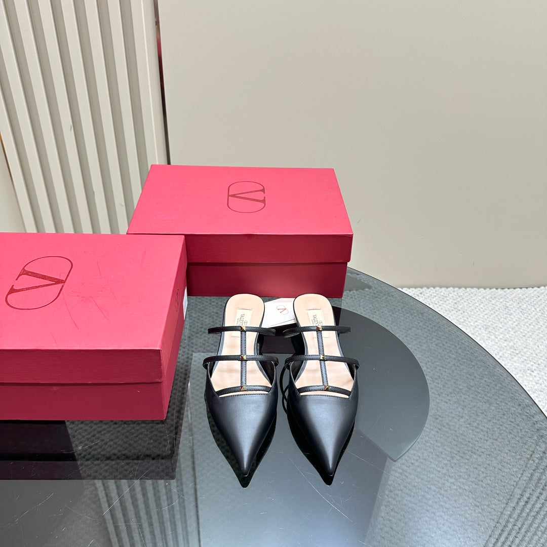 ROCKSTUD WISPY BLACK CALFSKIN MULE 20MM - 35