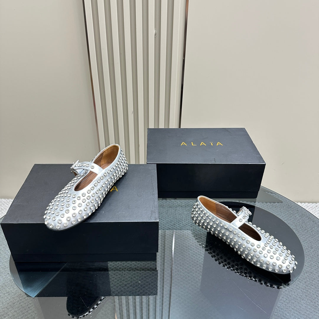 ALAIA CRYSTAL EMBELLISHED BALLET FLATS IN SILVER CALFSKIN - 34