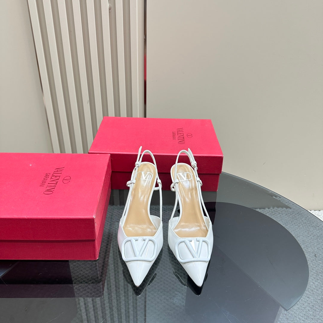 VLOGO SIGNATURUE WHITE PATENT LEATHER SLINGBACK PUMP 80MM - 35