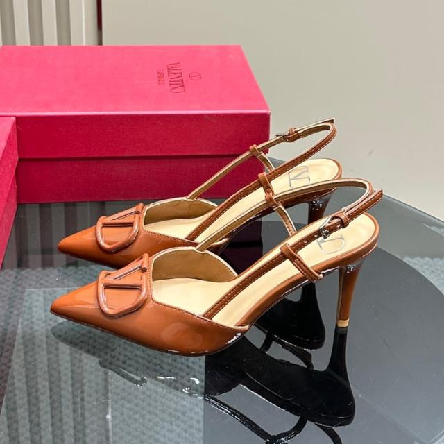 VLOGO SIGNATURE GINGER ORANGE PATENT LEATHER SLINGBACK PUMP 80MM - 35
