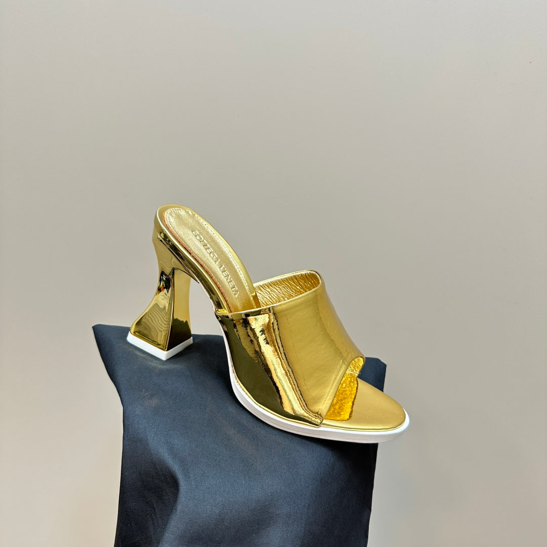 HIGH MULE 95 MM IN GOLD CALFSKIN - 34