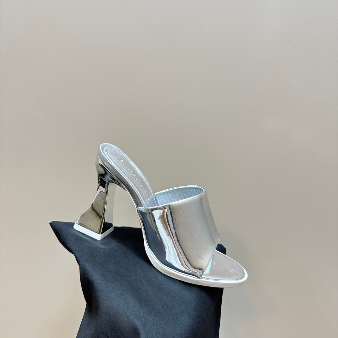 HIGH MULE 95 MM IN SILVER CALFSKIN - 34