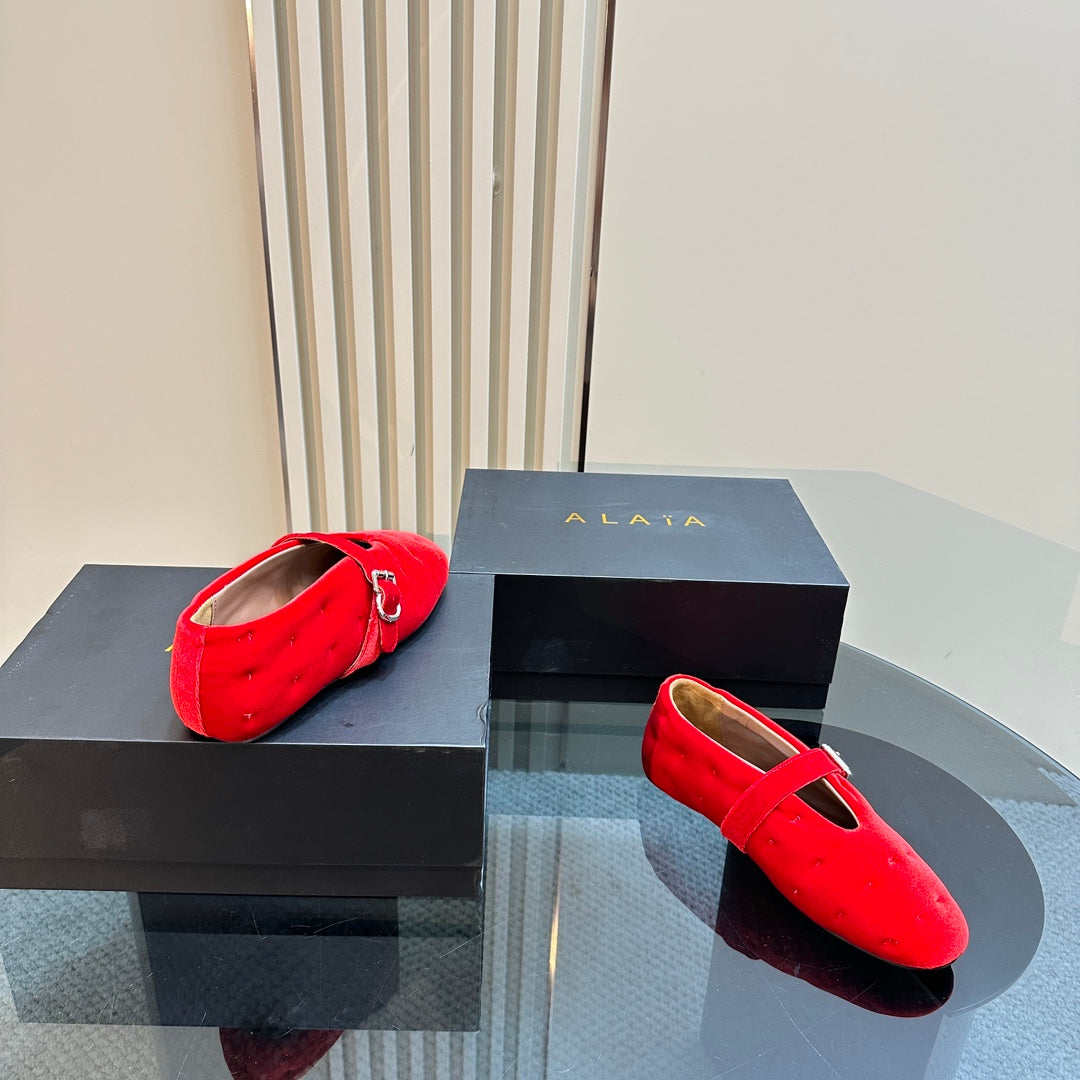 ALAIA BALLET FLATS IN CHERRY RED VELVET - 35