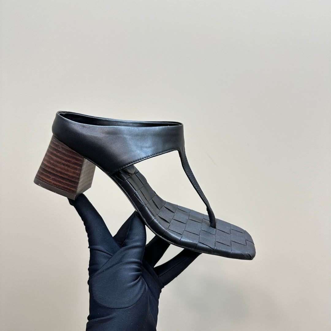 MARELLA THONG IN BLACK LEATHER WITH SIGNATURE INTRECCIATO INSOLE 55 MM - 35