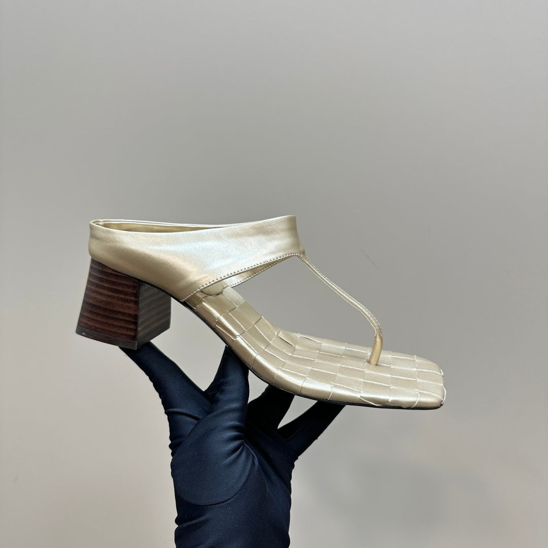 MARELLA THONG IN LIGHT GOLD LEATHER WITH SIGNATURE INTRECCIATO INSOLE 55 MM - 35